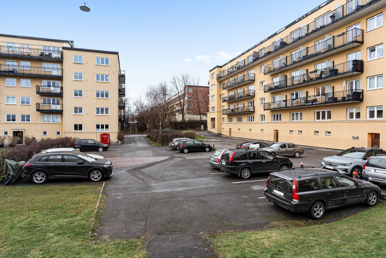 Sameiet har 16 parkeringsplasser til leie med venteliste Galleribilde