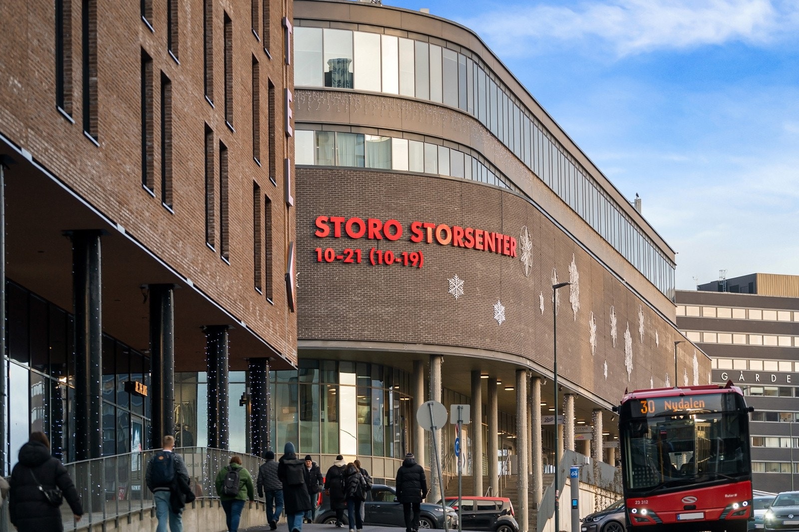 Storo Storsenter ligger også en kort tur unna for ytterligere shoppingmuligheter Galleribilde