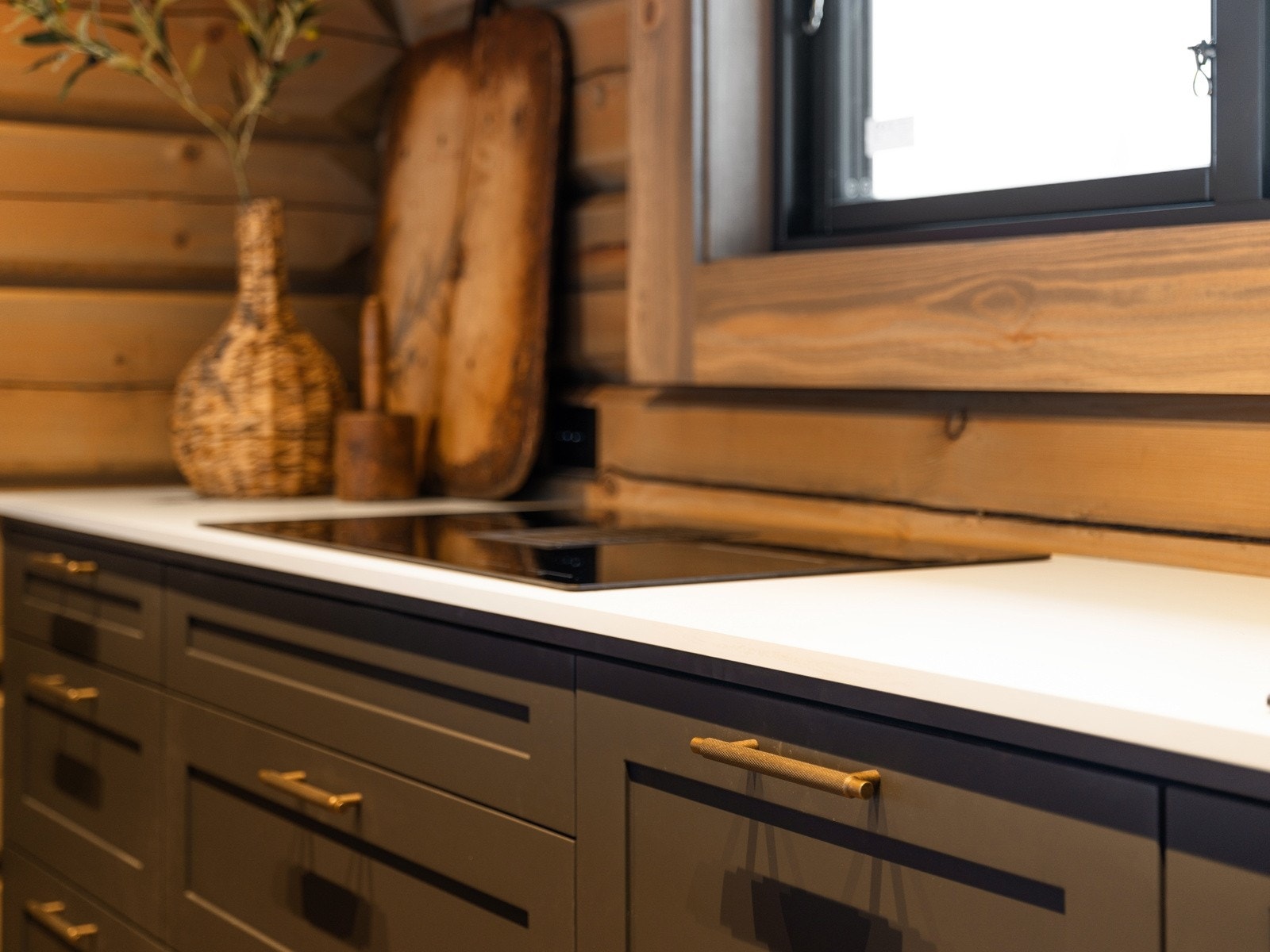 Praktisk Franke induksjonsplatetopp med integrert vifte. Galleribilde