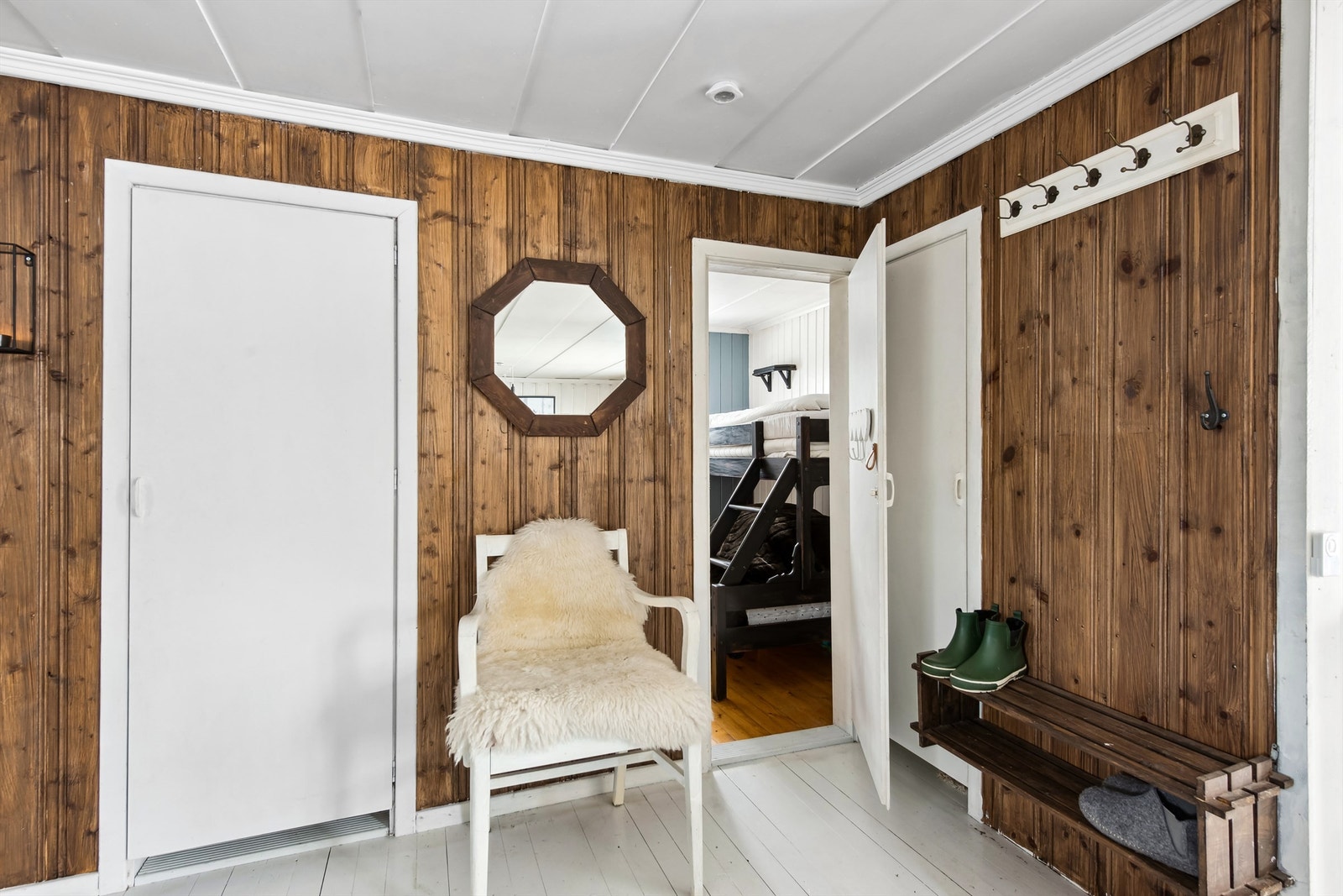 Fra gangen er det adkomst til de tre soverommene. Galleribilde