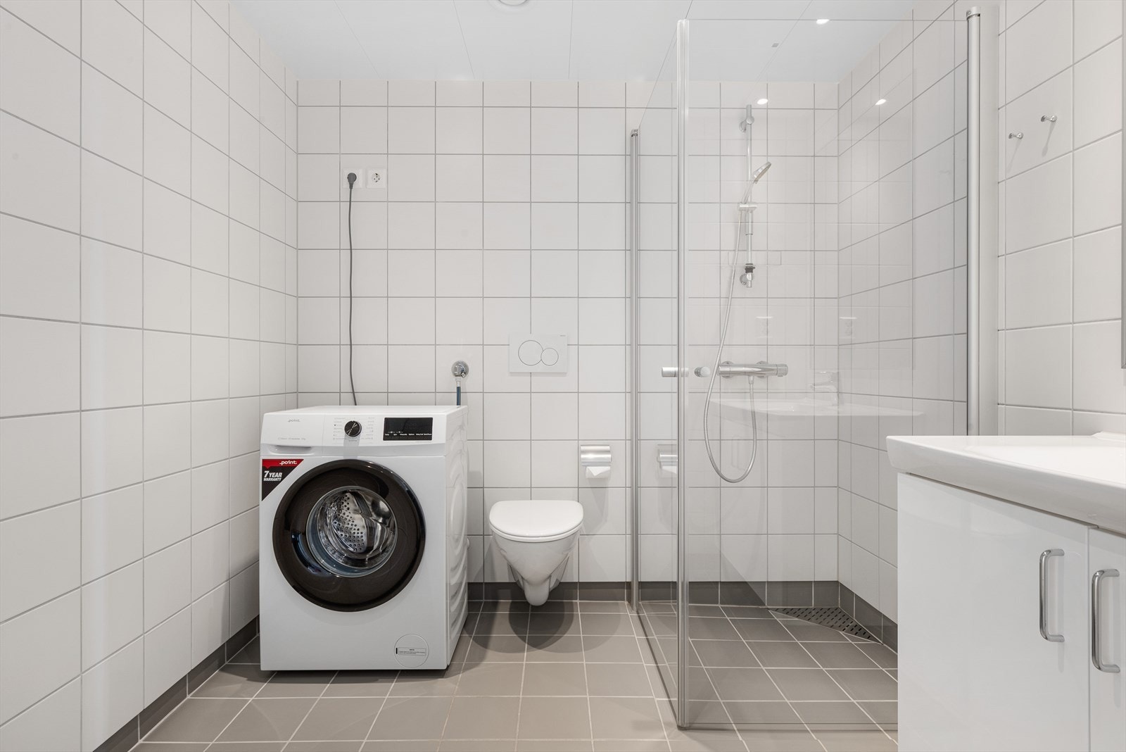 Dusjveggene kan foldes inn når de ikke er i bruk. Galleribilde