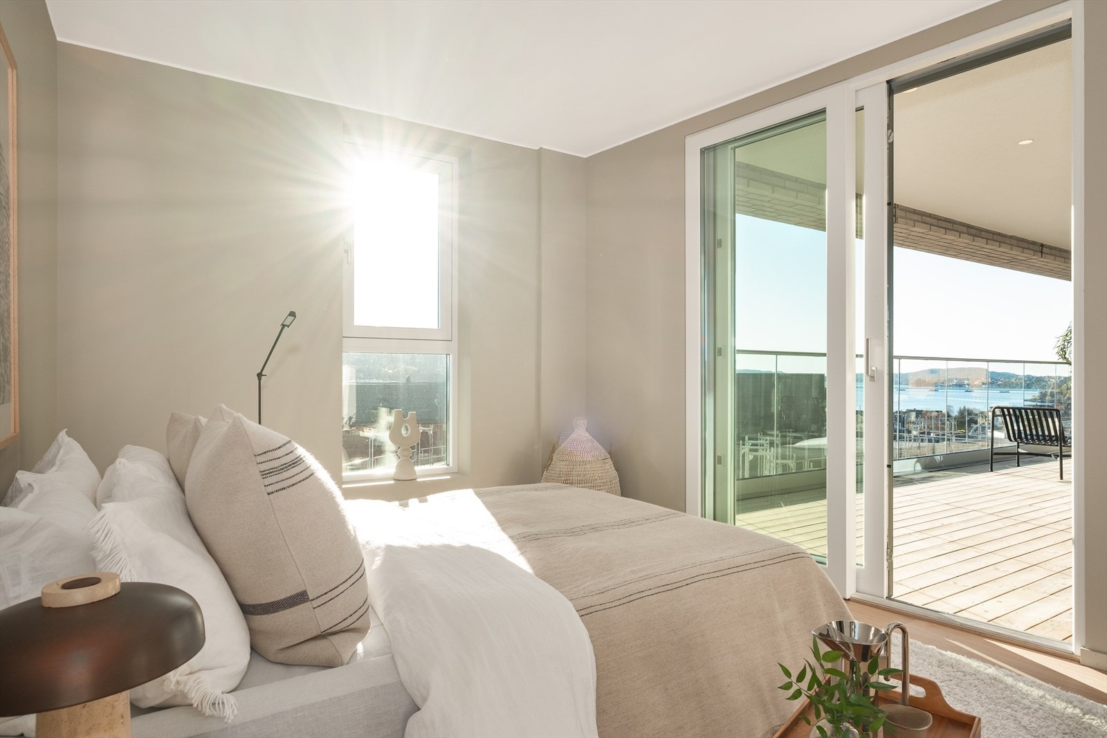 Skyvedør til til balkong fra soverommet. Galleribilde