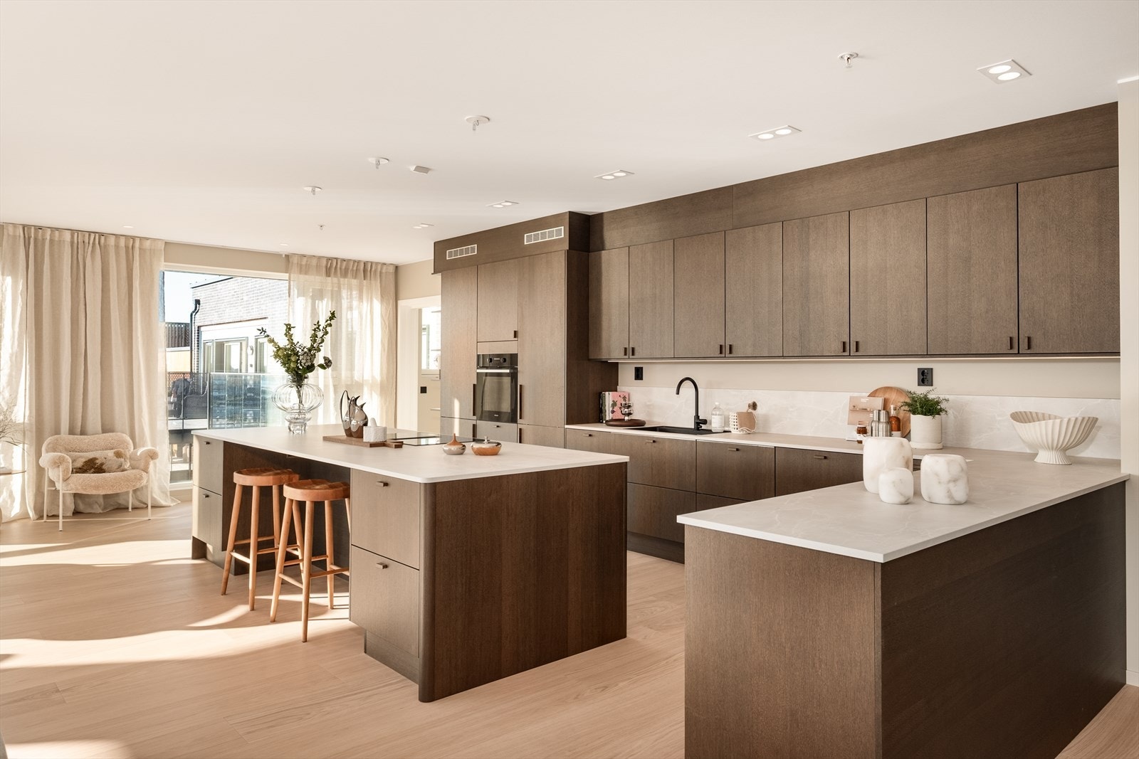 Spotter over kjøkken som gir god lys til matlagingen. Galleribilde