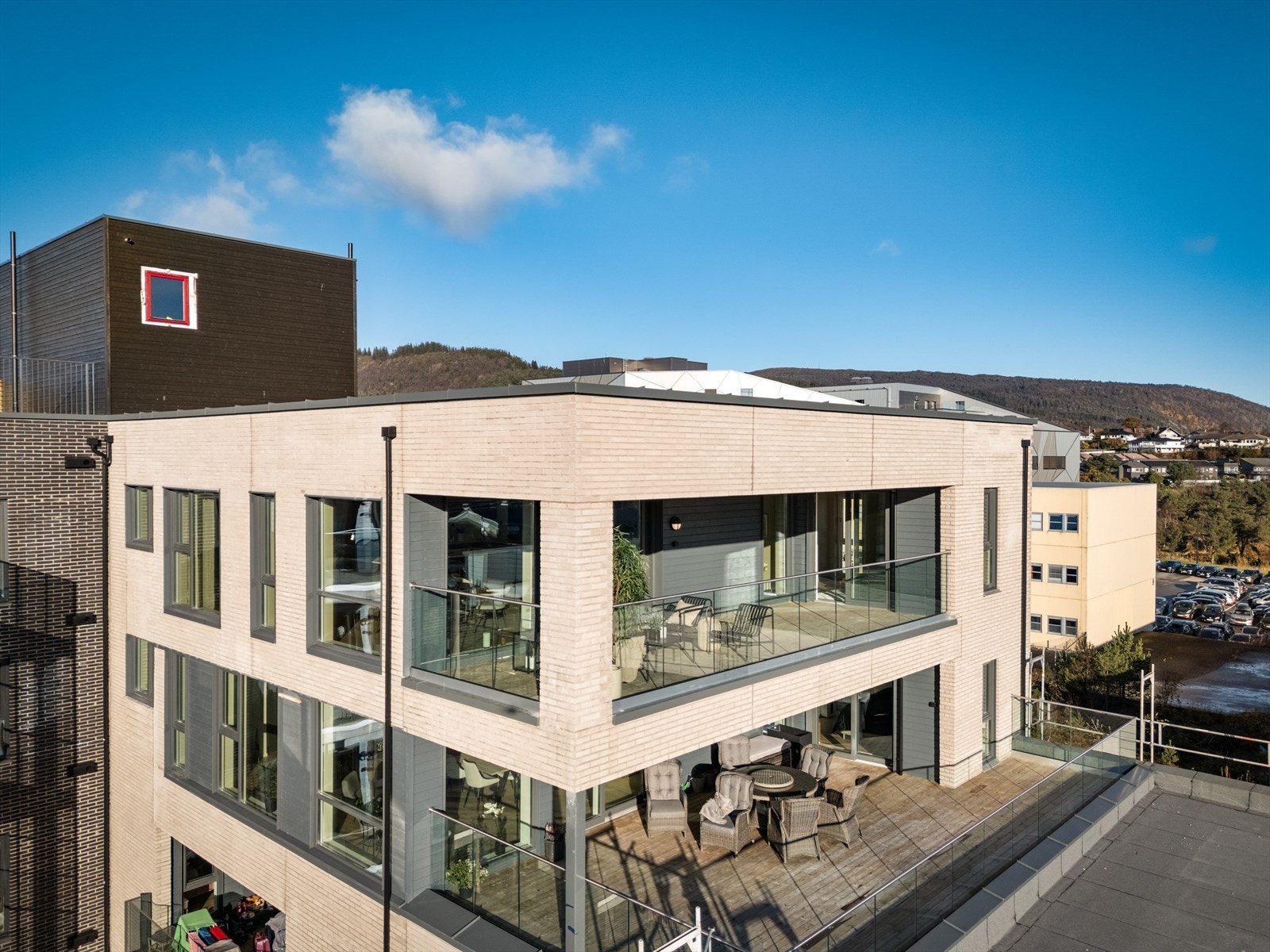 Leiligheten ligger på toppen og kan nyte fordelene med det. Galleribilde