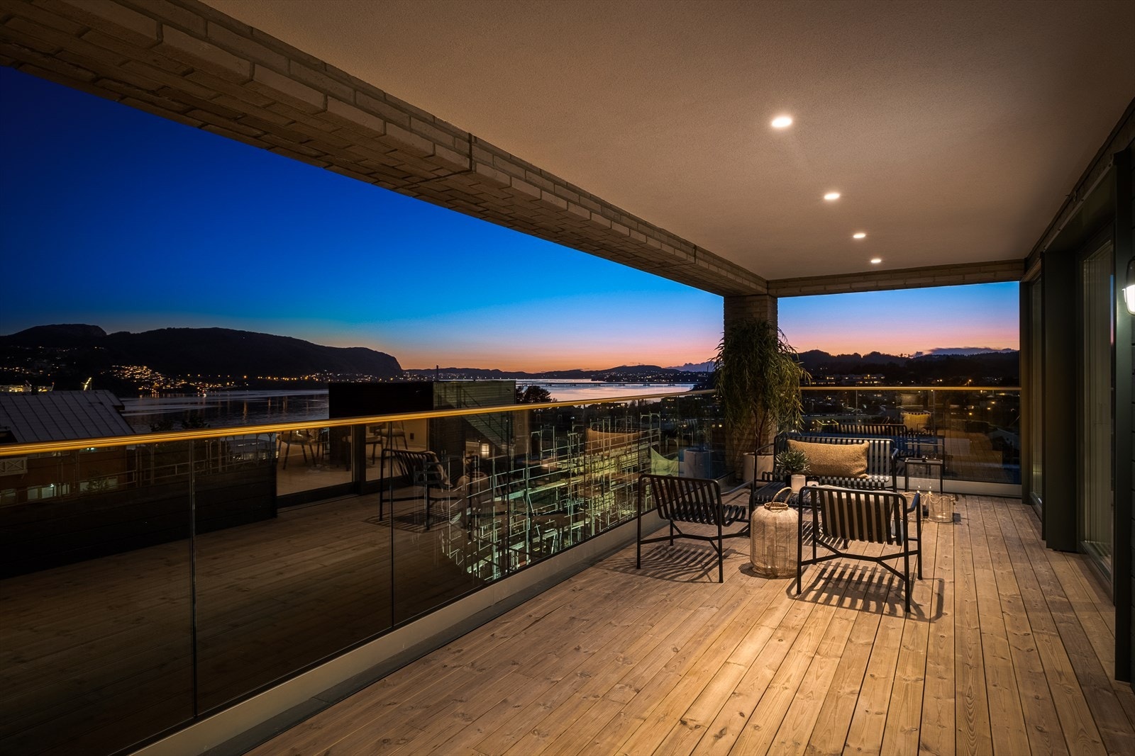 Privat balkong på hele 28 m2. Galleribilde