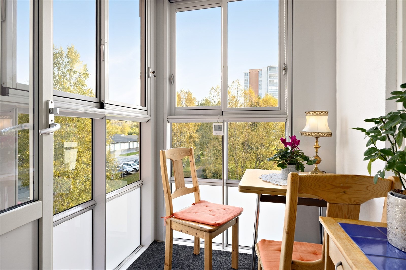 På den koselige balkongen kan man for eksempel nyte frokosten. Galleribilde