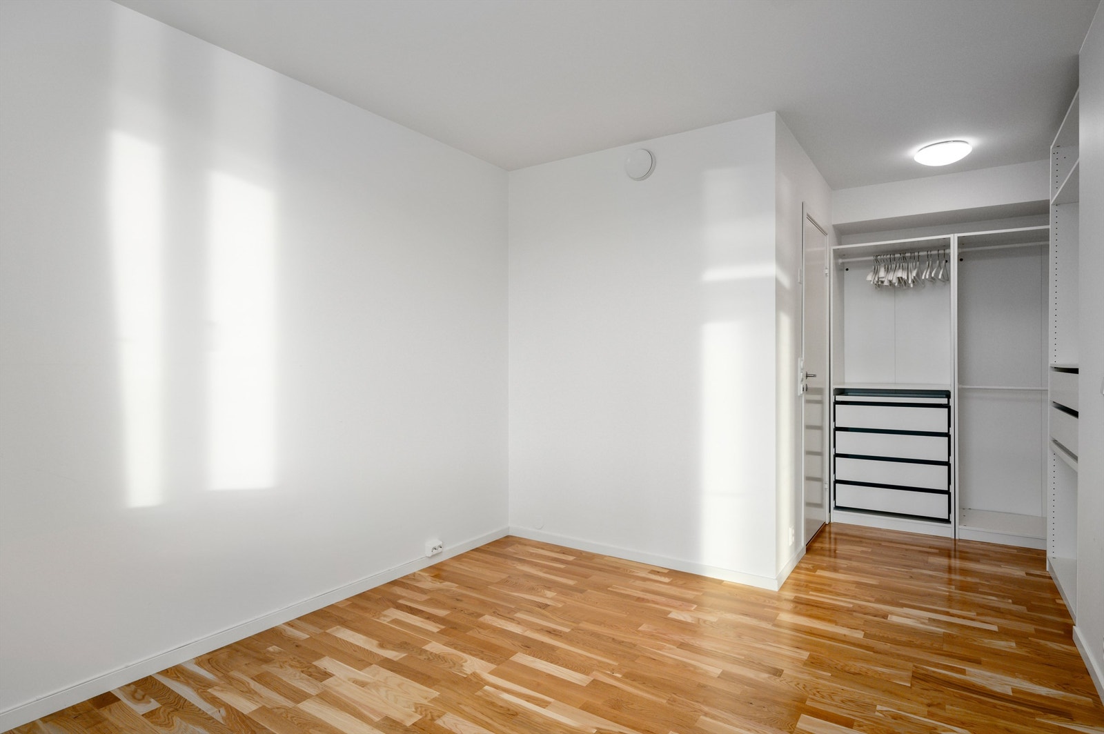 Hovedsoverommet er på 14,3 kvm og har god plass til dobbeltseng av ønsket størrelse. Galleribilde