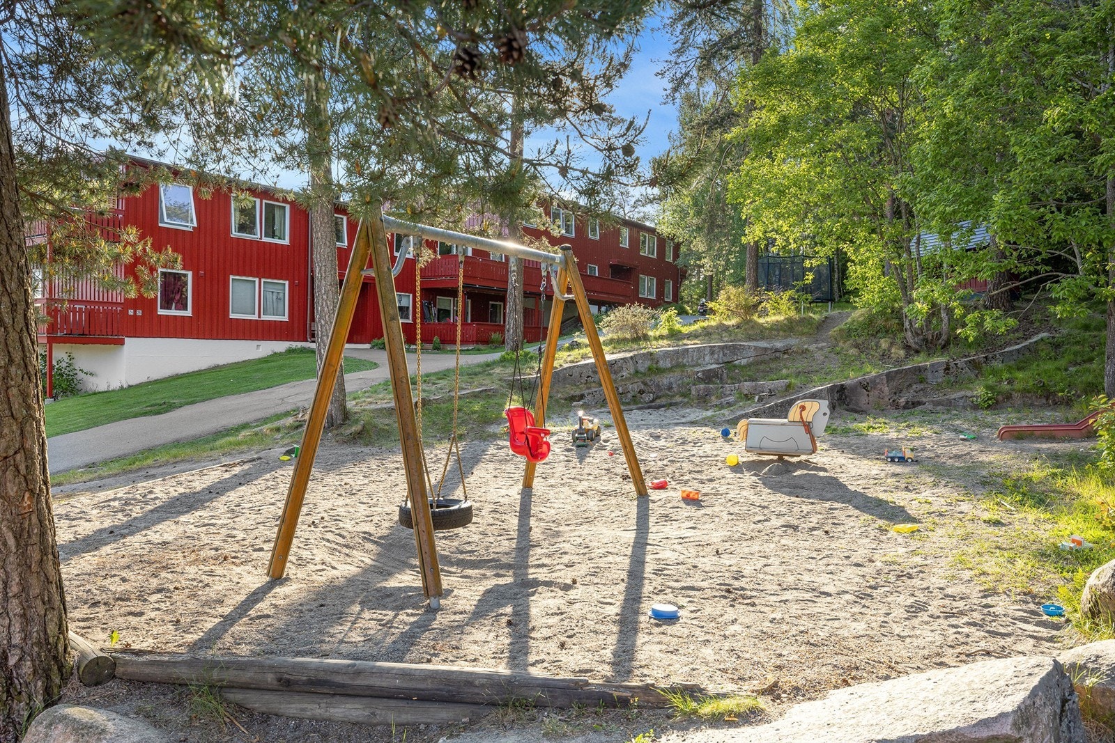 Lekeplass i umiddelbar nærhet! Galleribilde