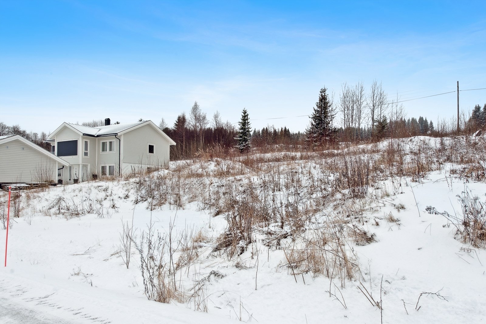Området er landlig og naturskjønt, og byr på fine rekreasjonsmuligheter sommer som vinter i omkringliggende skogsområder. Gåsbu (ca. 3 km) med et fantastisk bra løypenett. Galleribilde