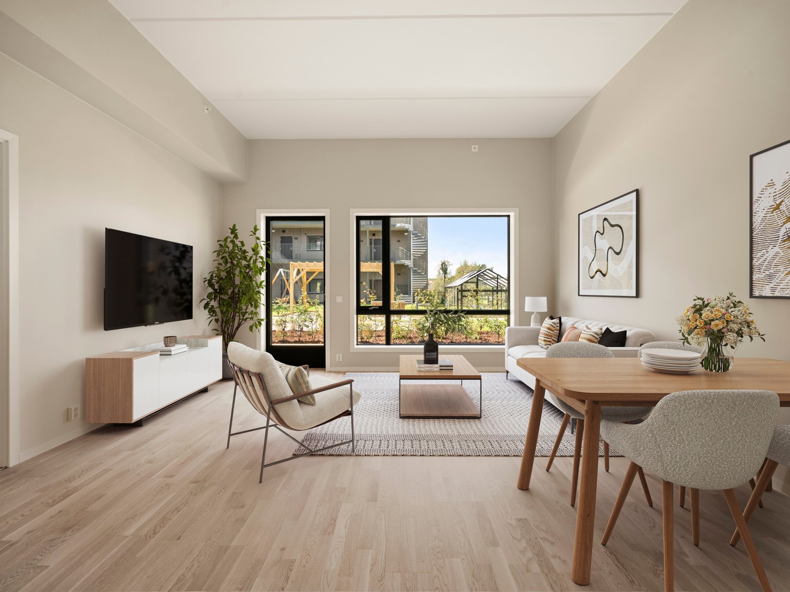 Illustrasjonsfoto - mindre leilighet. Bilde av riktig stue kommer. Stue med åpen kjøkkenløsning på hele 39 kvm. Lys og med store vindusflater, utgang til solrik balkong. Galleribilde