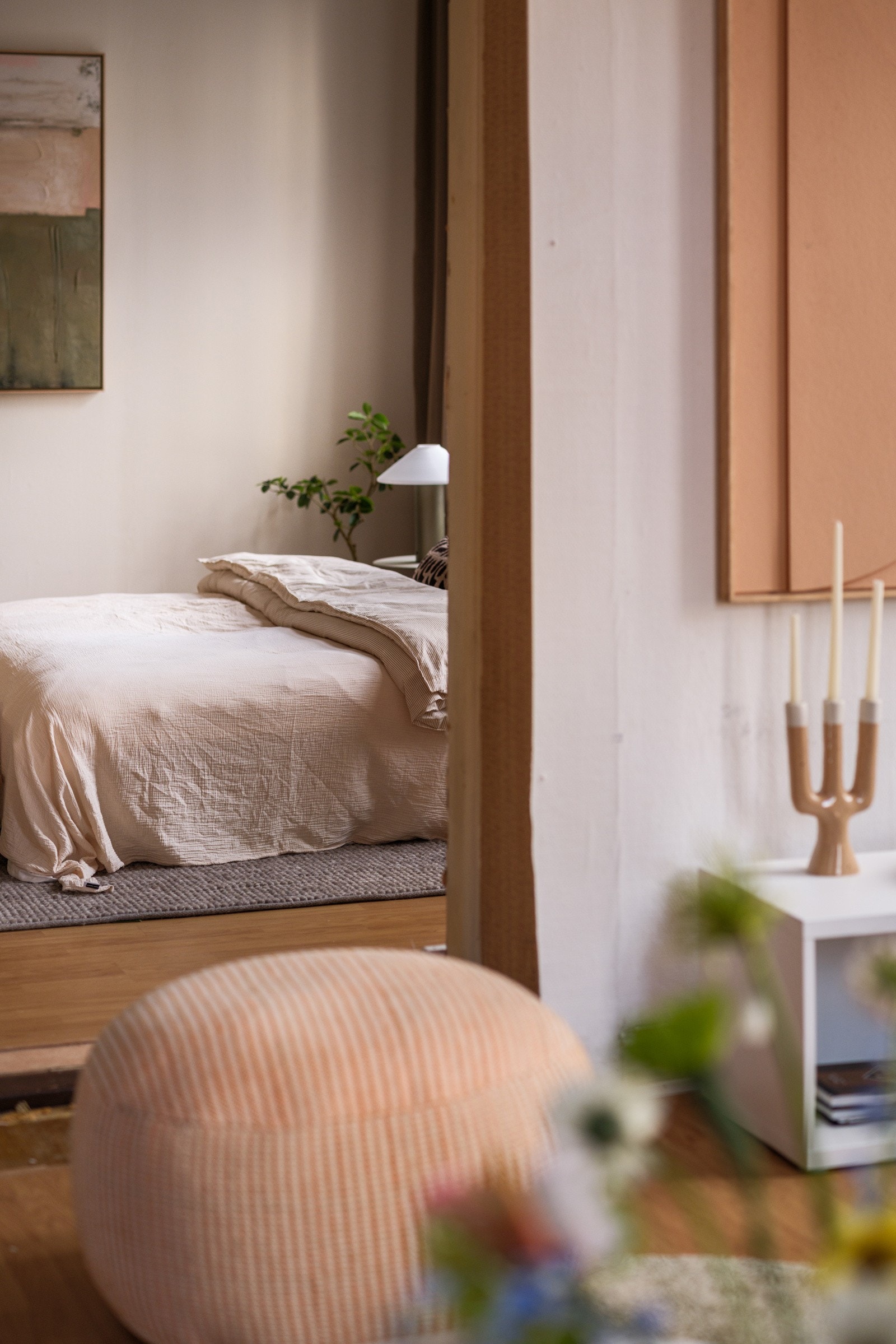 Leiligheten inneholder i dag 2 soverom i tillegg til et innredet rom. Galleribilde