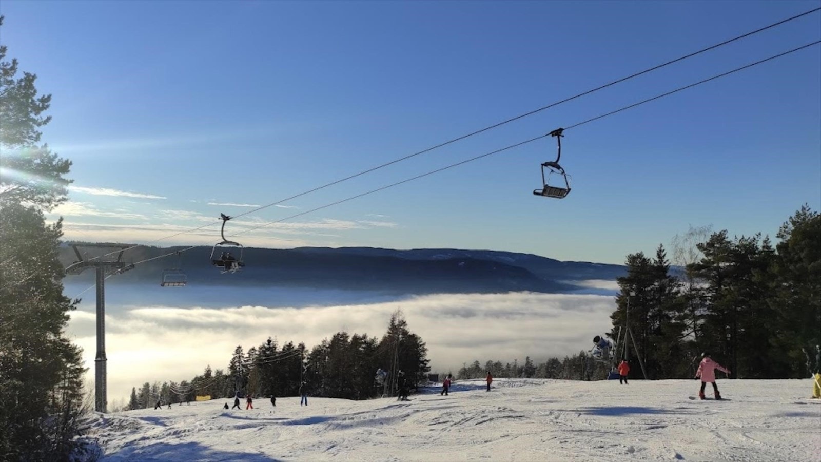 Det er flotte forhold i bakken vinter som sommer i Aron! Galleribilde