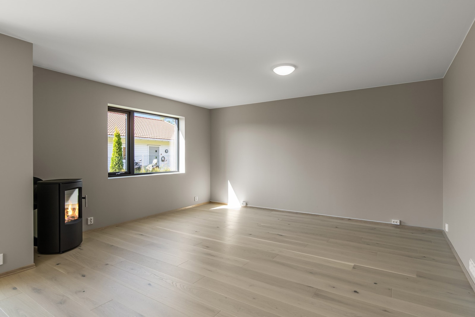 Peisovn i stuen Galleribilde