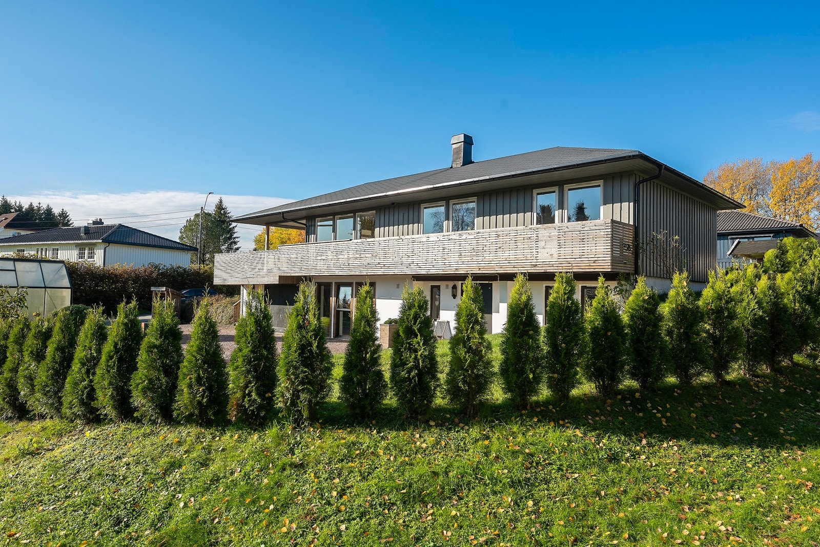 Eiendommen er flott beplantet Galleribilde