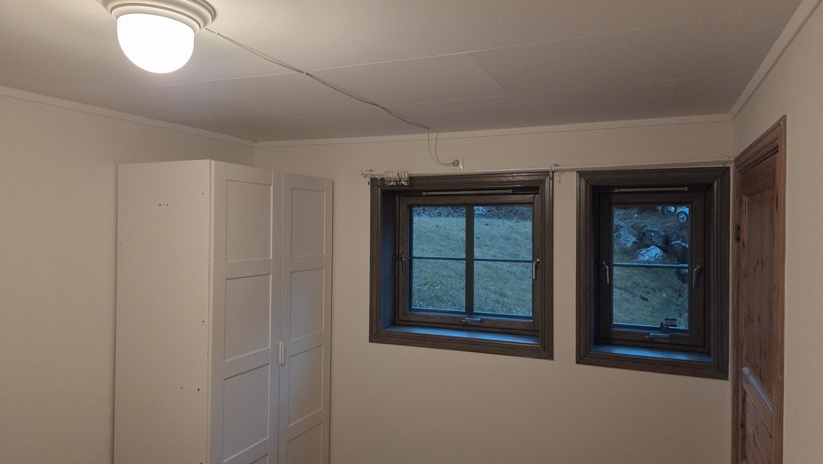 Garderobrskap i soverommet Galleribilde