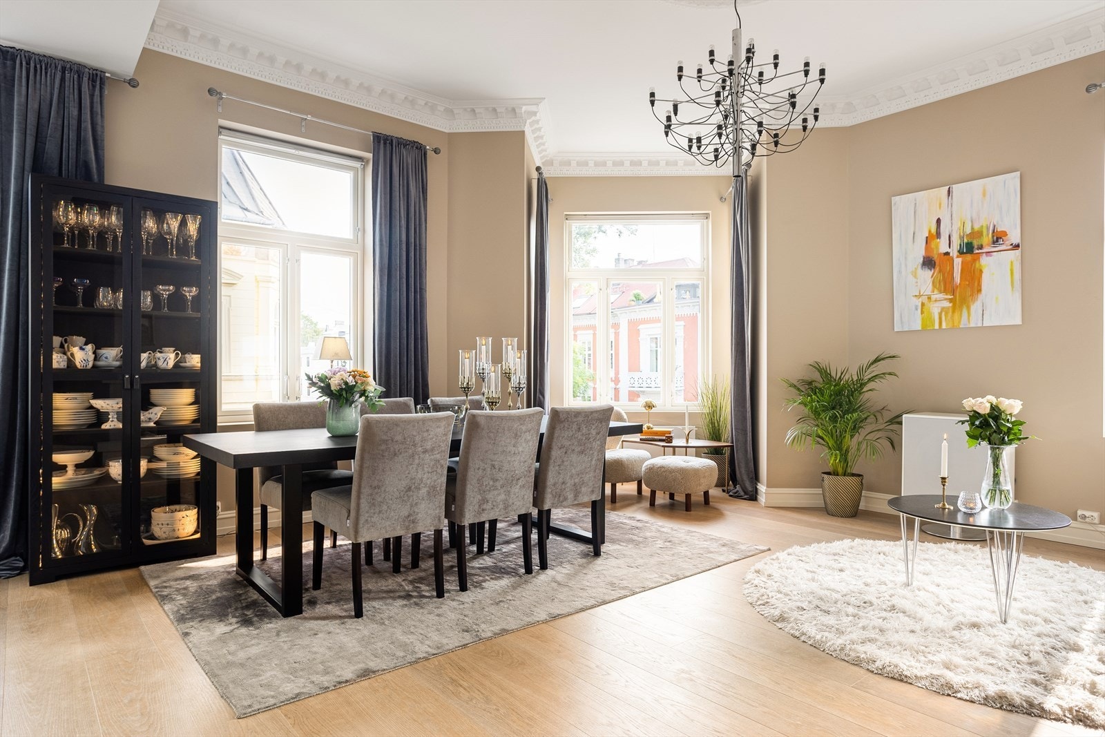 Klassiske detaljer med rosett og stukkatur Galleribilde