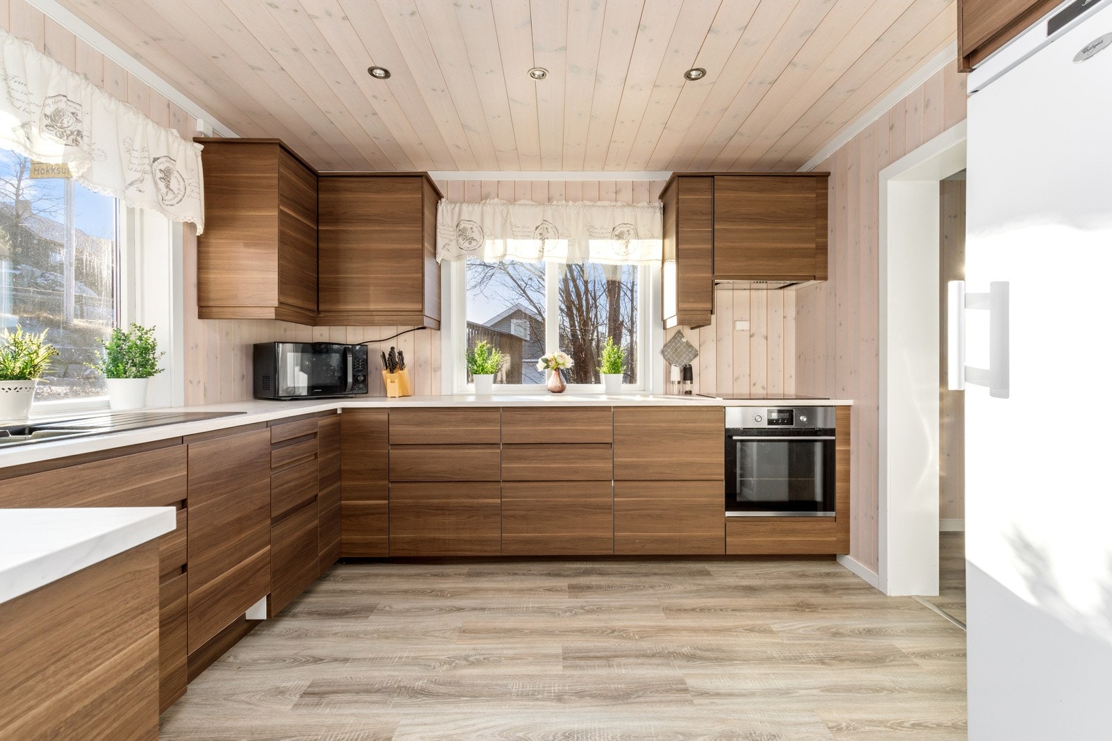 Stort, lyst kjøkken Galleribilde