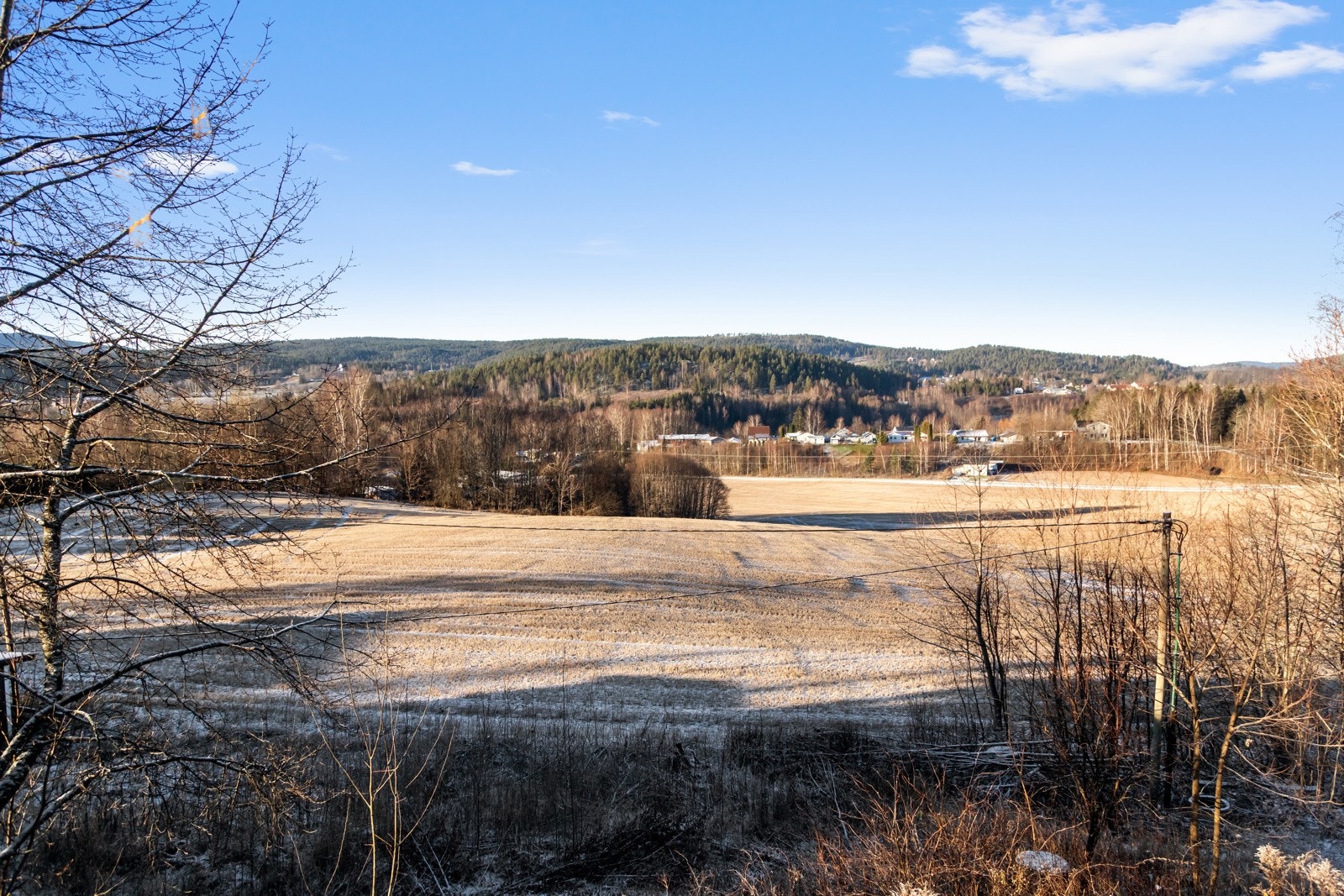 Landlig utsikt mot jorder Galleribilde