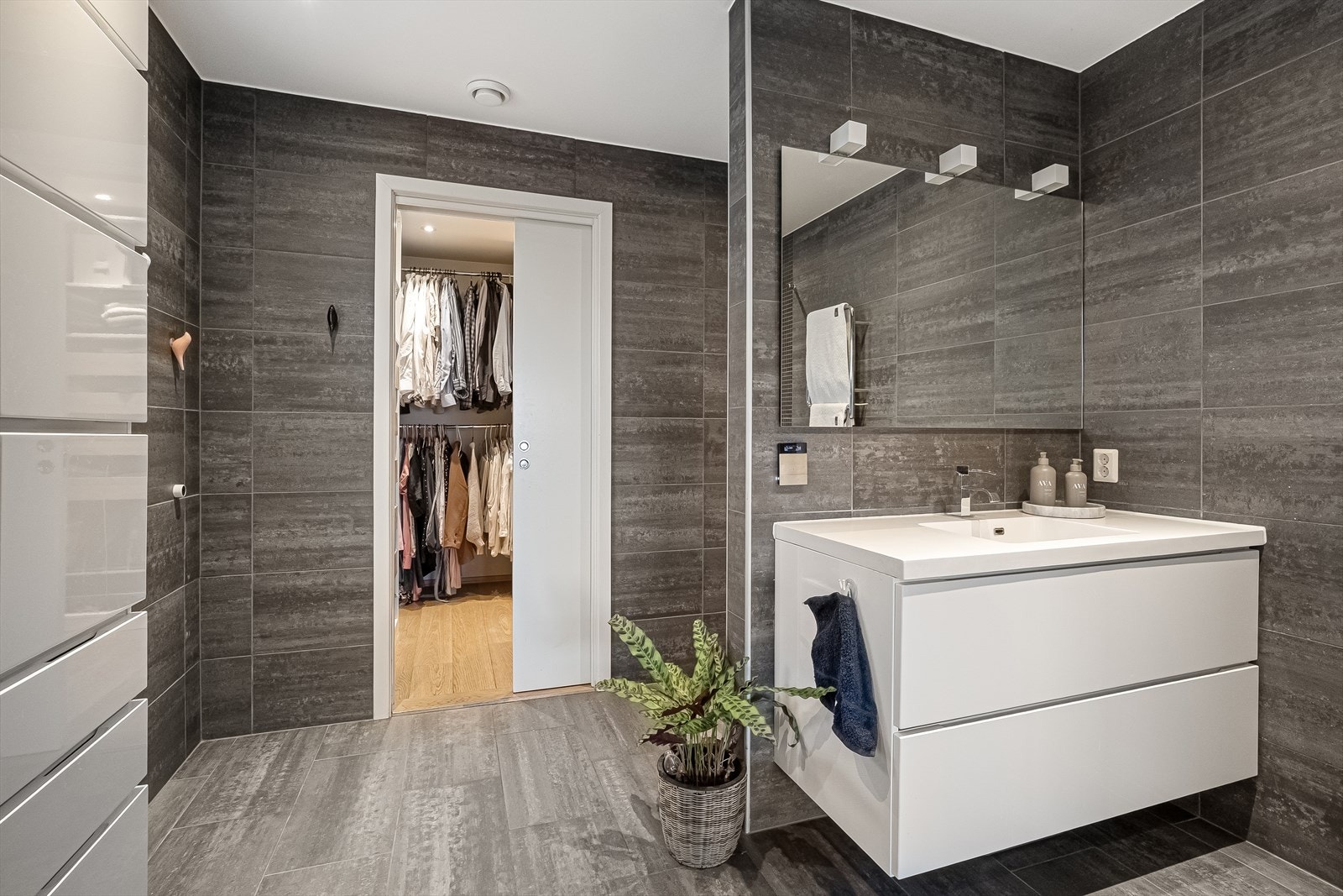 Walk-in fra bad Galleribilde