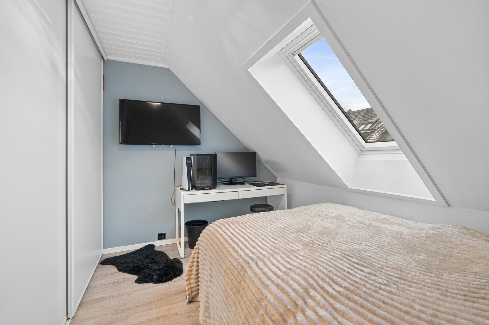 Soverommet har plass seng og garderobeløsning. Galleribilde