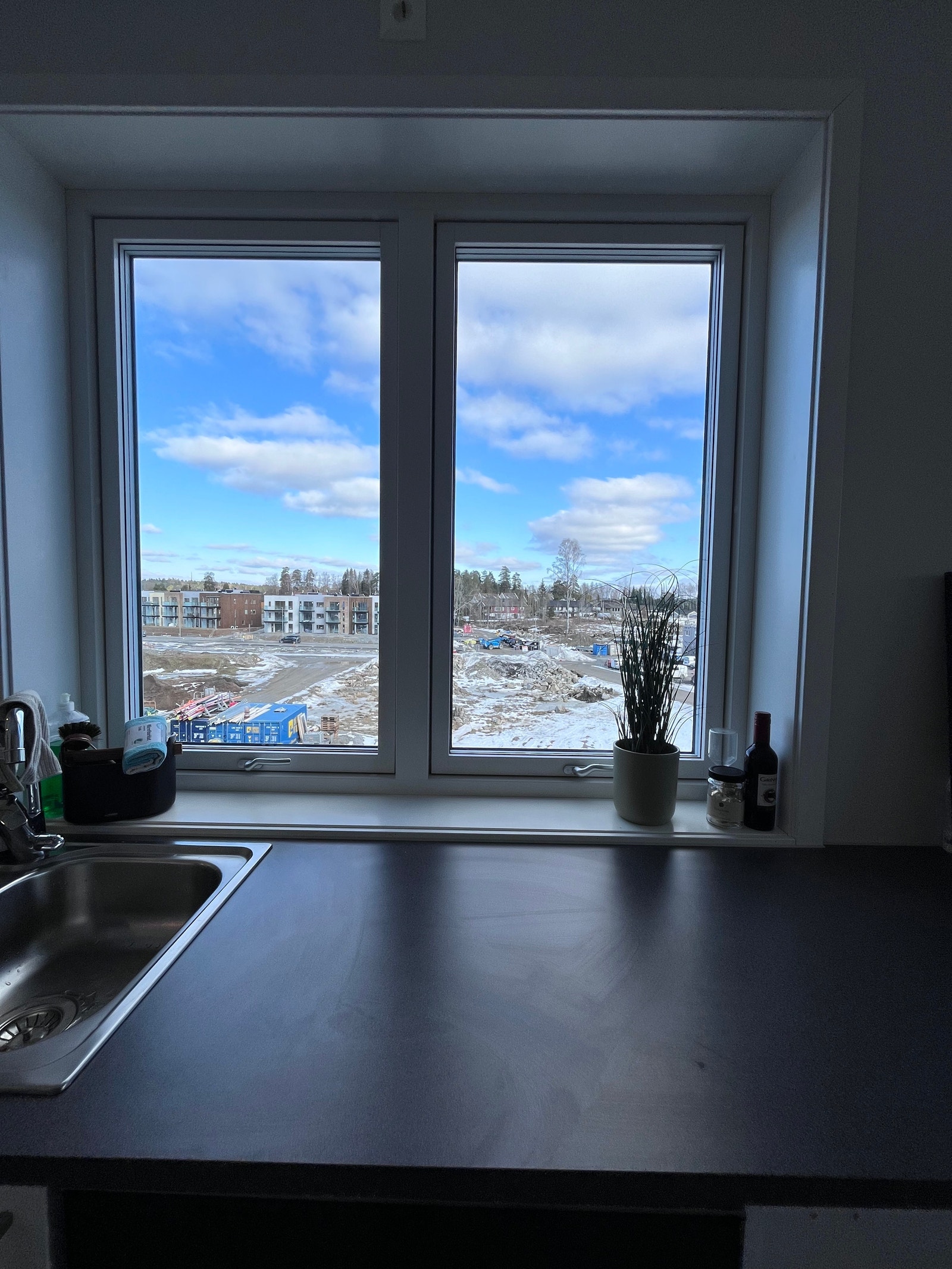 Kjøkken med utsikt. Galleribilde