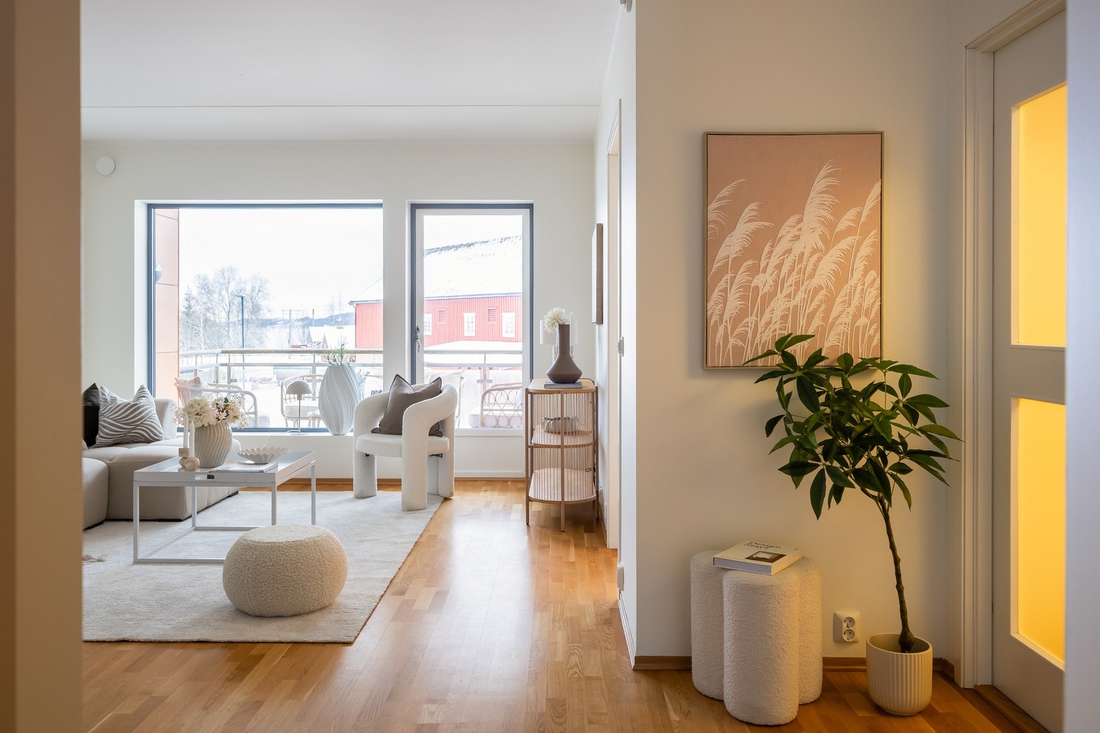 Leiligheten er fra 2012, fremstår i god stand. Med en nyere bolig får du alle fasiliteter som man kan forvente og som gir en enkel hverdag. Galleribilde