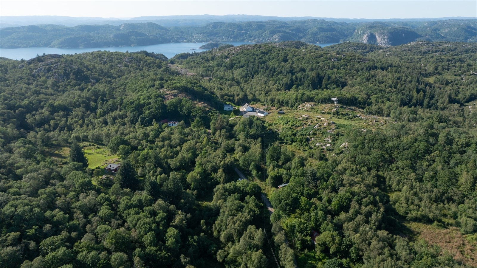 Oversikt område ved bygninger + nærområde Galleribilde