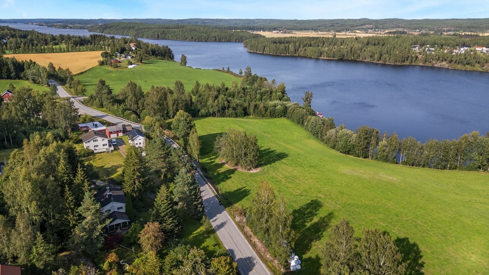 Nær tilknytning til Rødenessjøen. Galleribilde