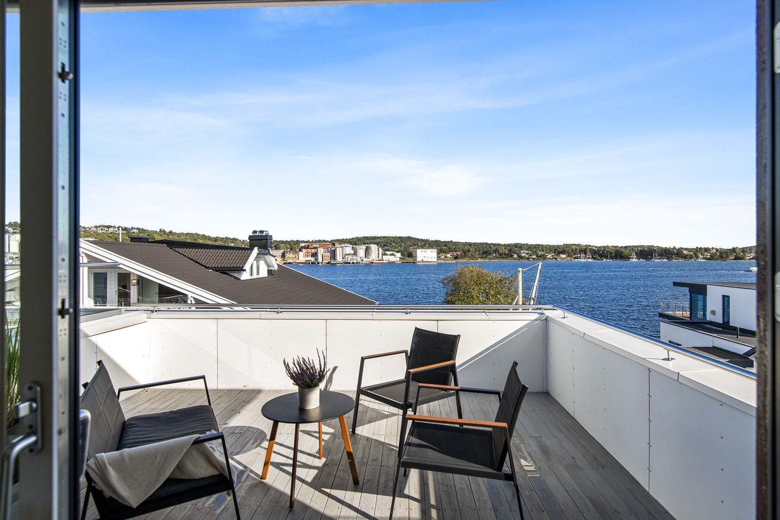 Kort vei til sjøen for et forfriskende bad! Galleribilde