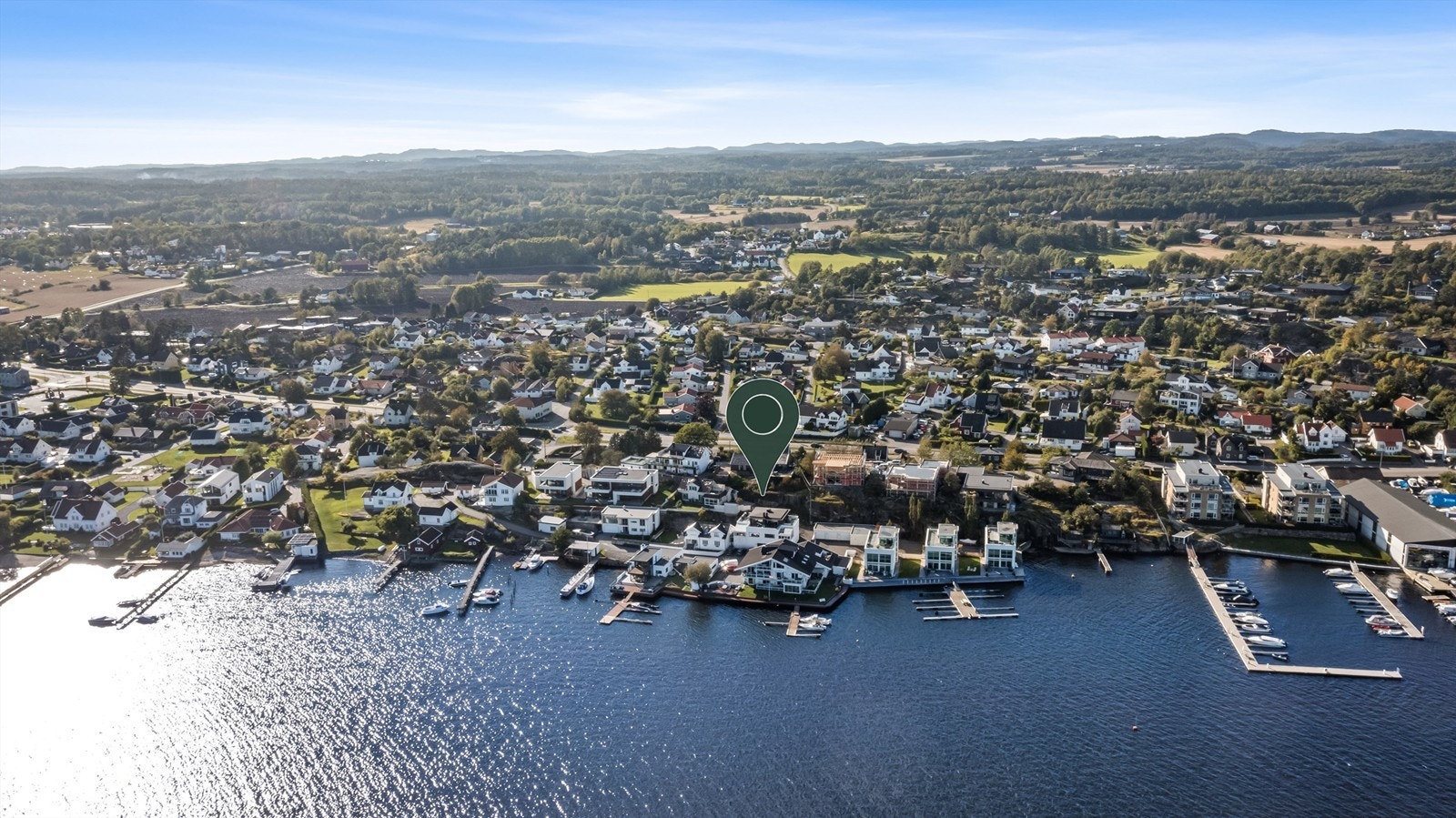 Hus og hytte i ett, med sjøen som nærmeste nabo! Galleribilde