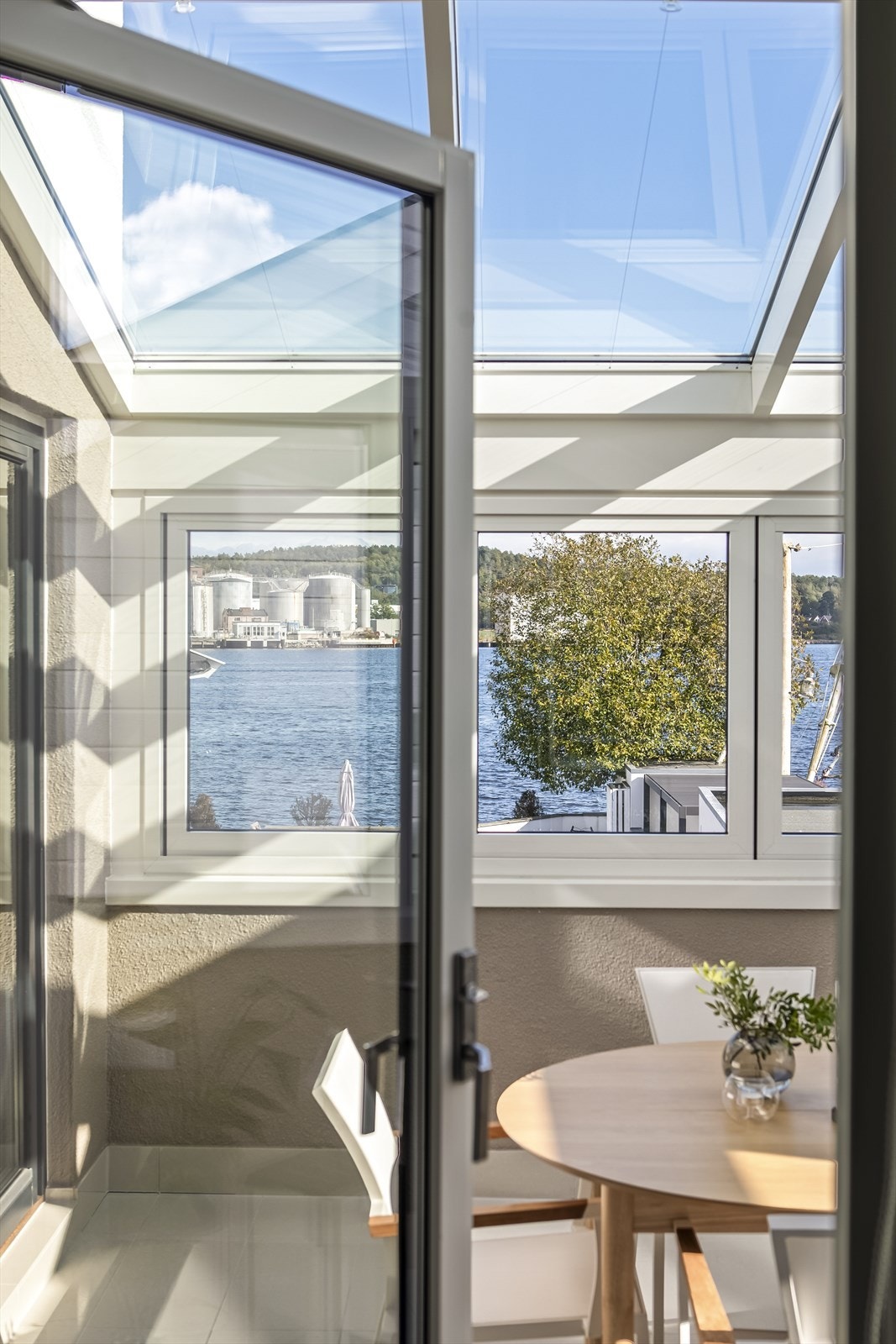 Utgang til vinterhagen fra hovedsoverommet Galleribilde