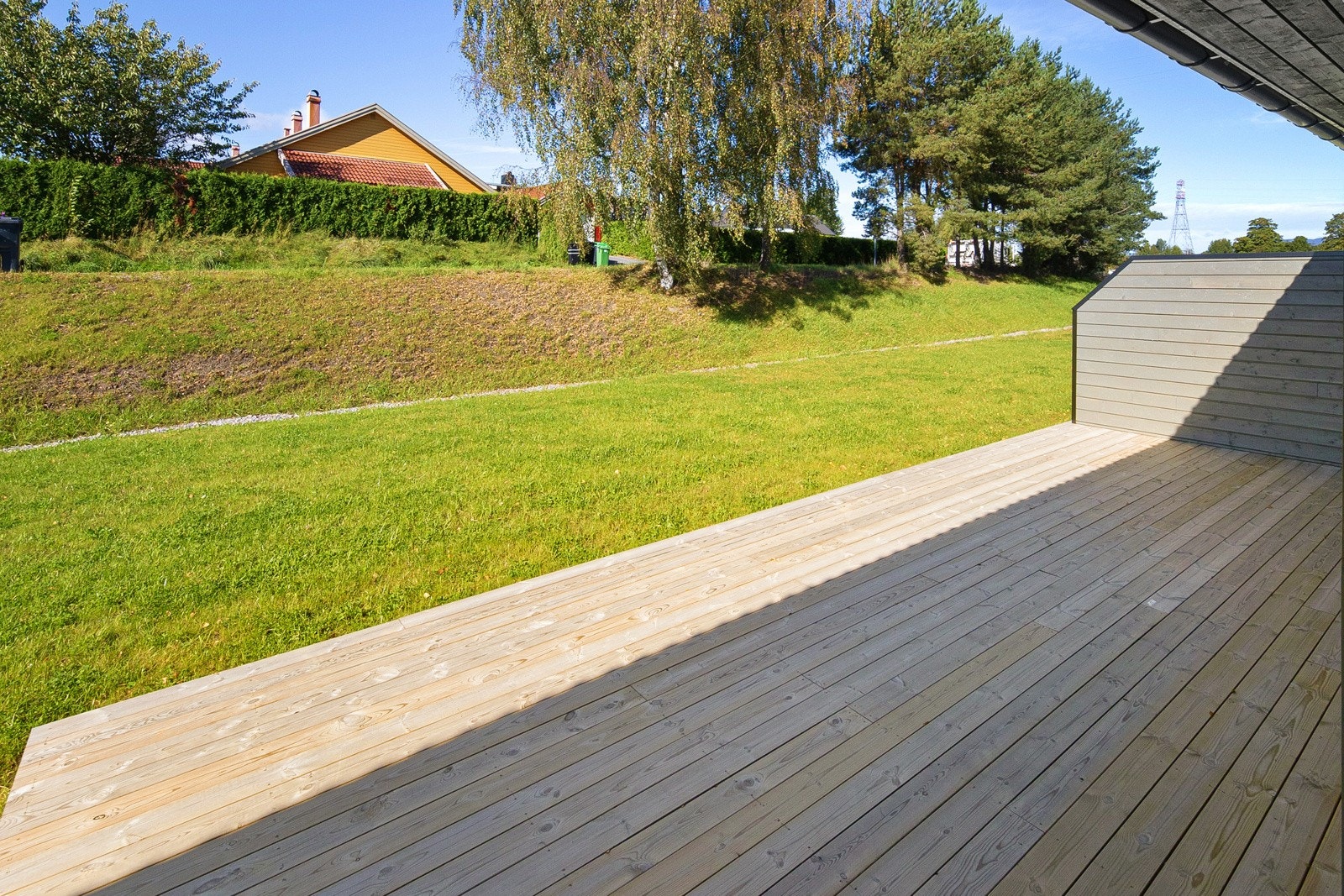 Utsikt mot nord fra den romslige terrassen. Galleribilde