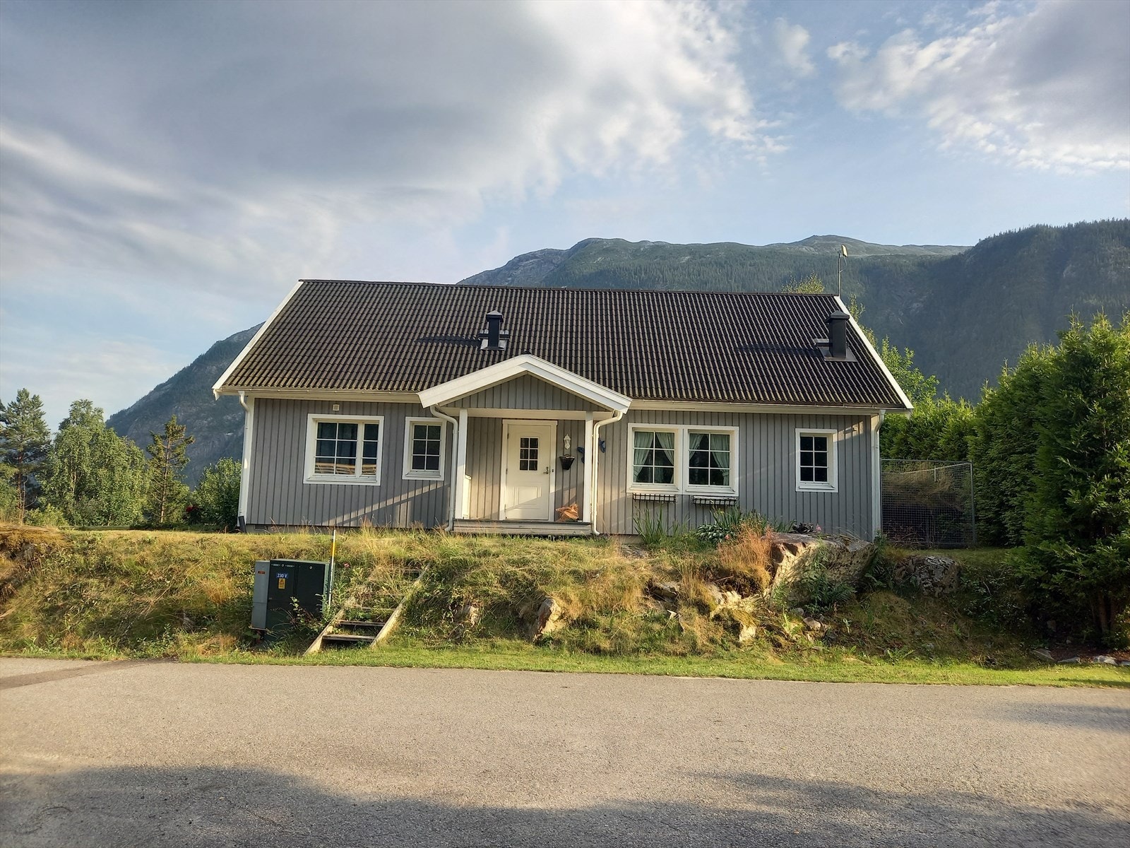 EiendomsMegler1 v/Ann Helén Jamtveit presenterer Sundbøhaugvegen 22! -Privat bilde- Galleribilde