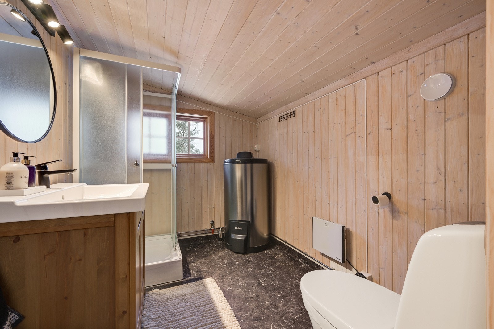 Fra gangen er det adkomst til badet Galleribilde