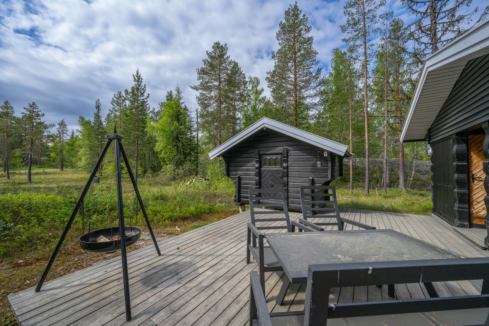 Fint og flat tomt med sol hele dagen Galleribilde