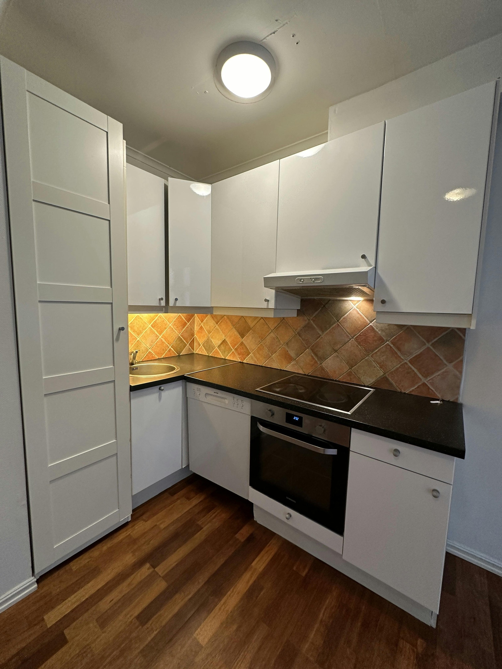 Stue med åpen kjøkken Galleribilde