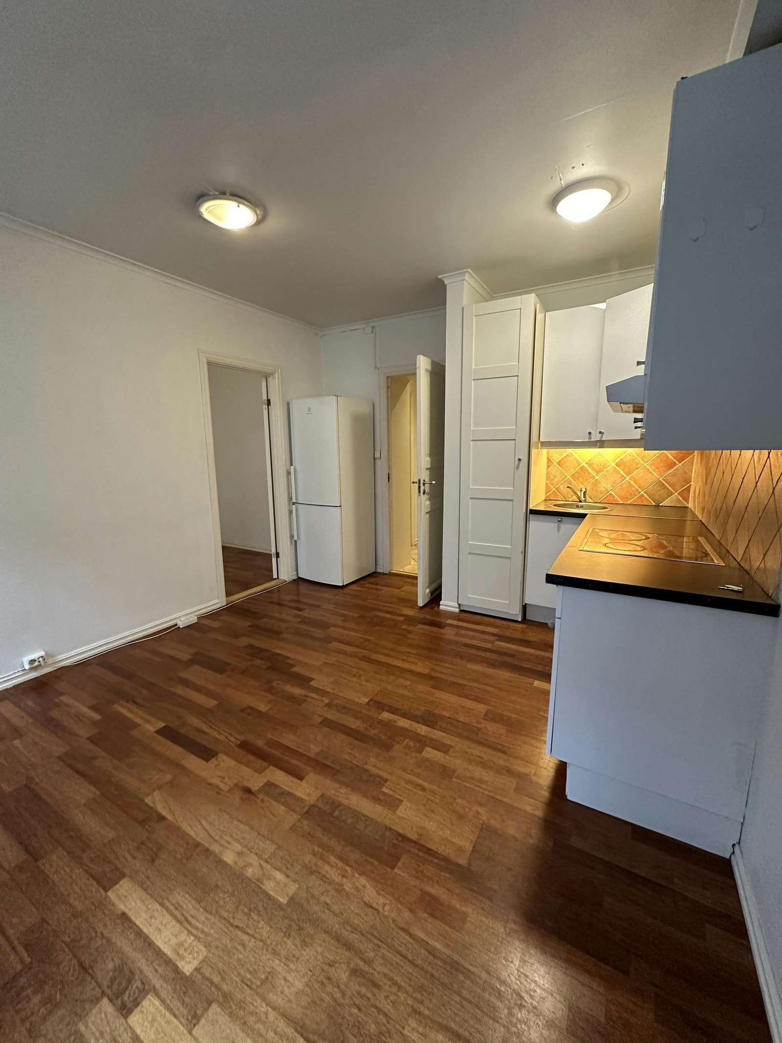 Stue med åpen kjøkken Galleribilde