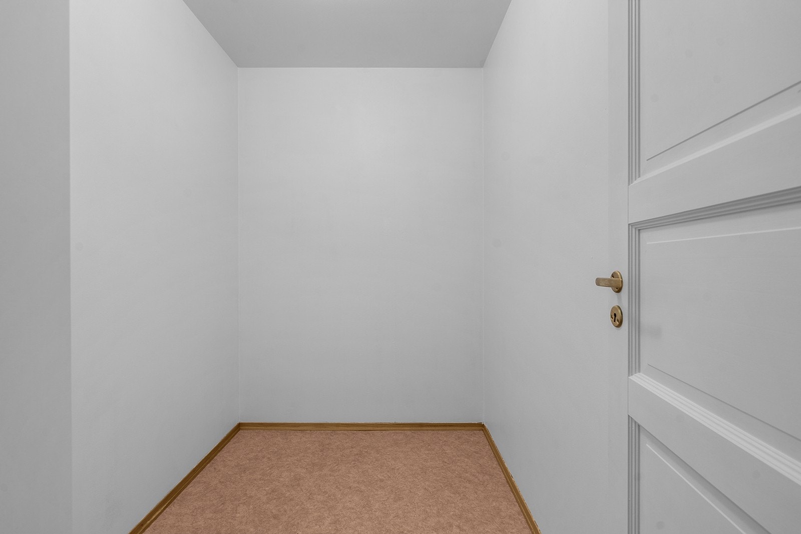 Bod med adkomst fra entré Galleribilde