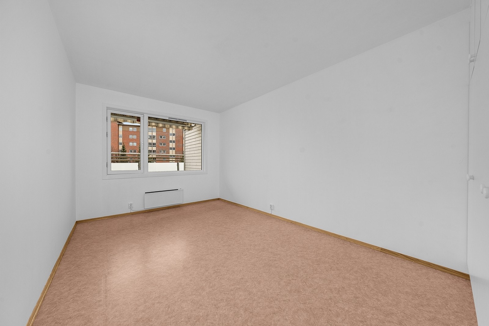 Romslig soverom på ca. 14 kvm Galleribilde