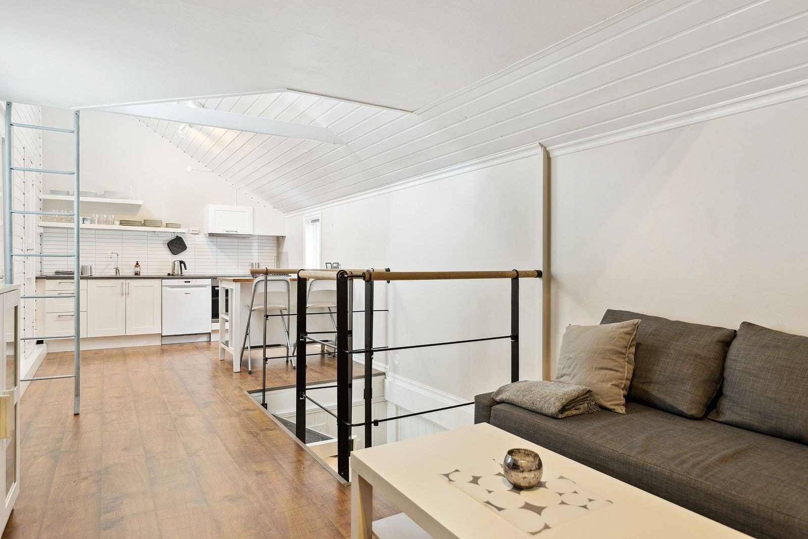 Velkommen til Willmannsveita 5 - En 2-roms leilighet over to plan med hems. Galleribilde