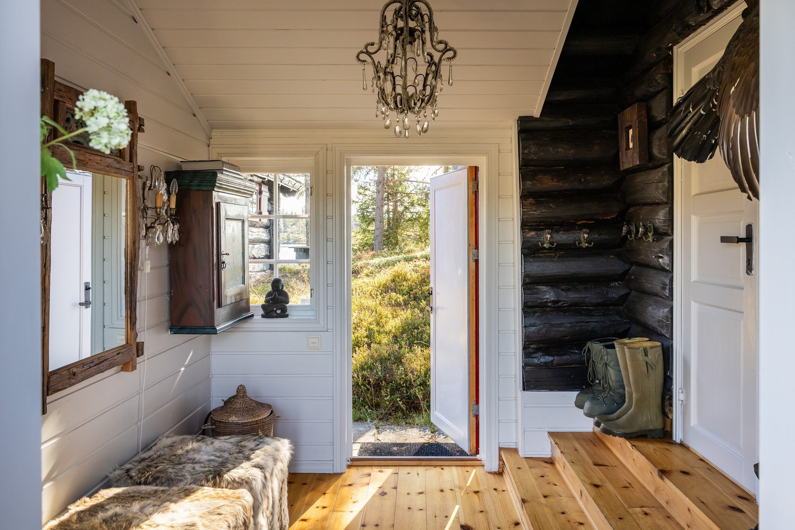 Entré med god plass til oppheng av yttertøy. Galleribilde