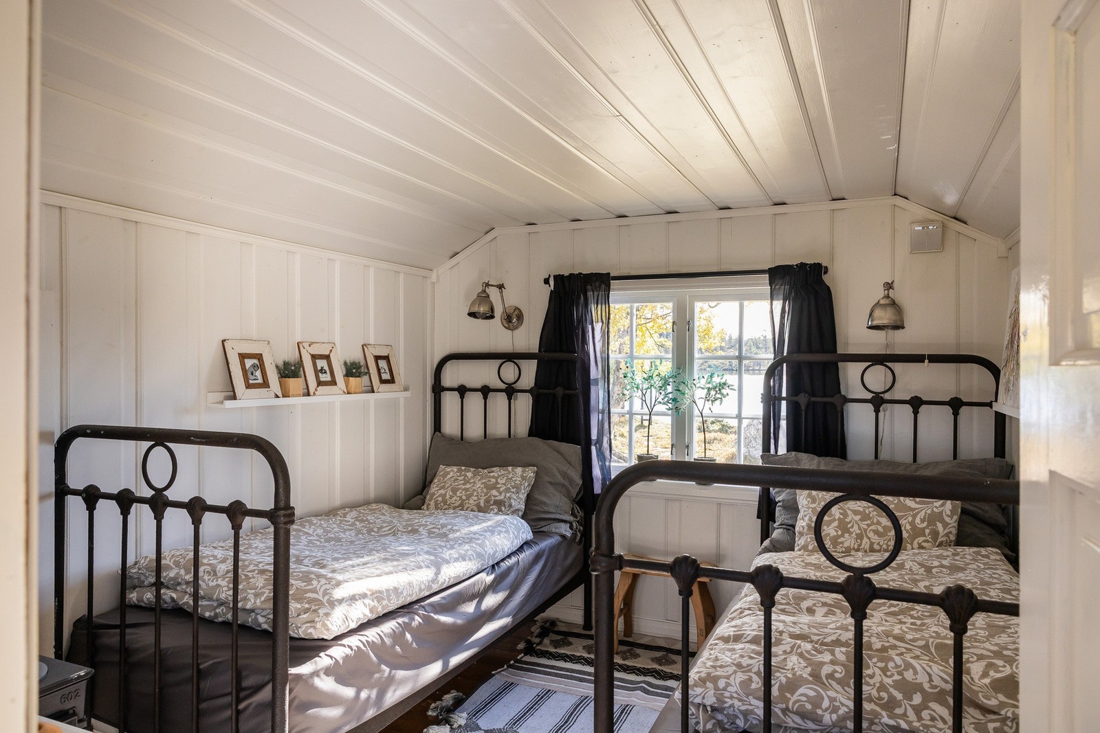 På rommet benyttet som soverom er det sengeplass til to personer. Galleribilde