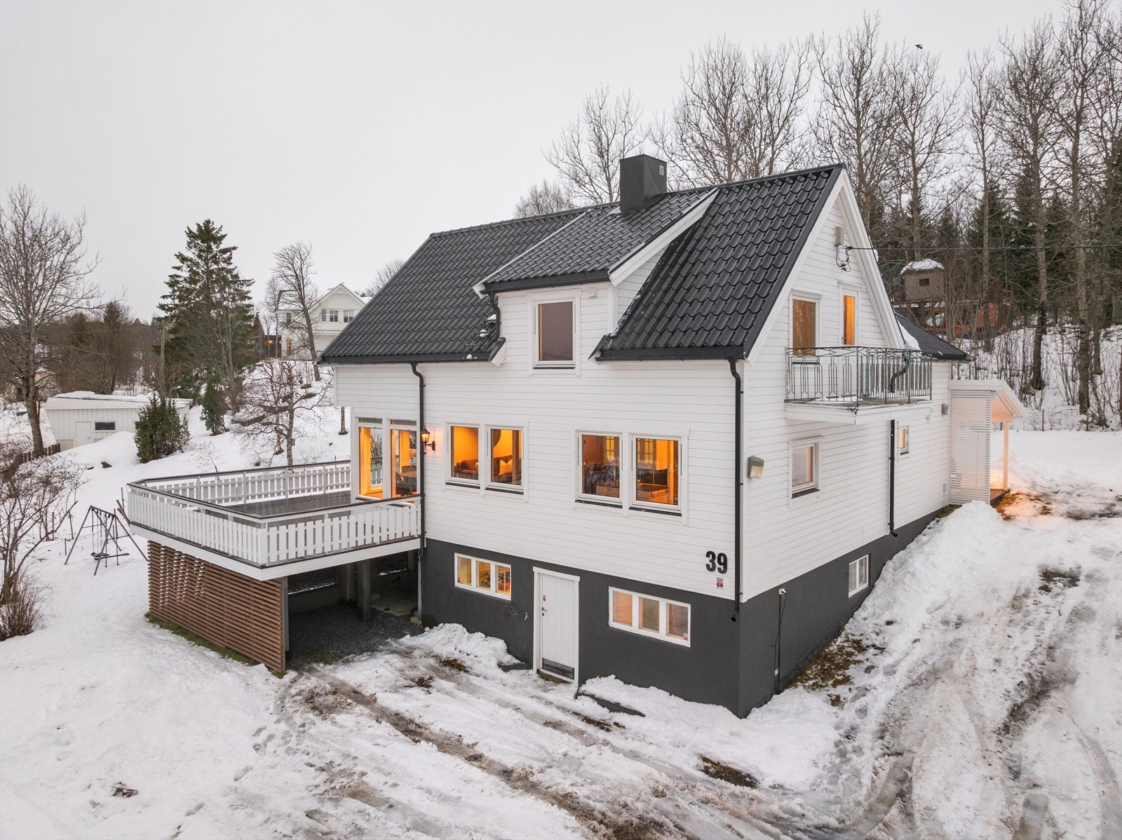 Nordvik Finnsnes presenterer Laukhellaveien 39! Foto: Steffen Fossbakk. Galleribilde