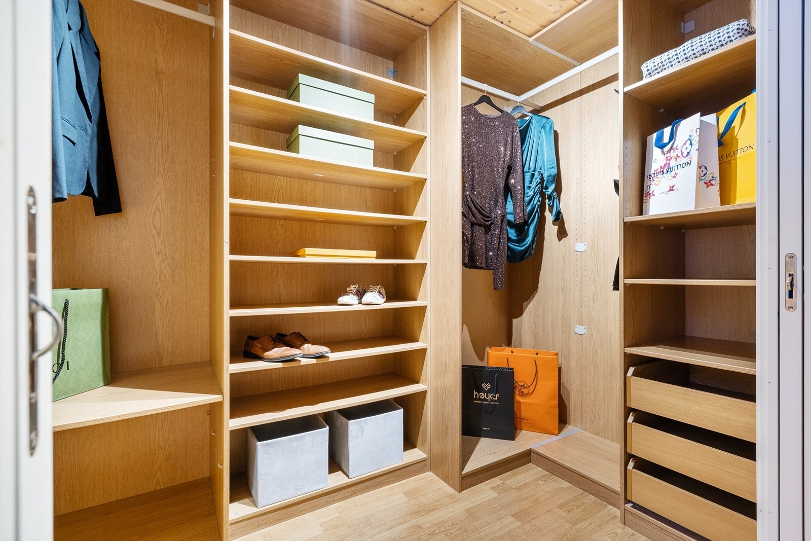 Walk-in garderobe Galleribilde