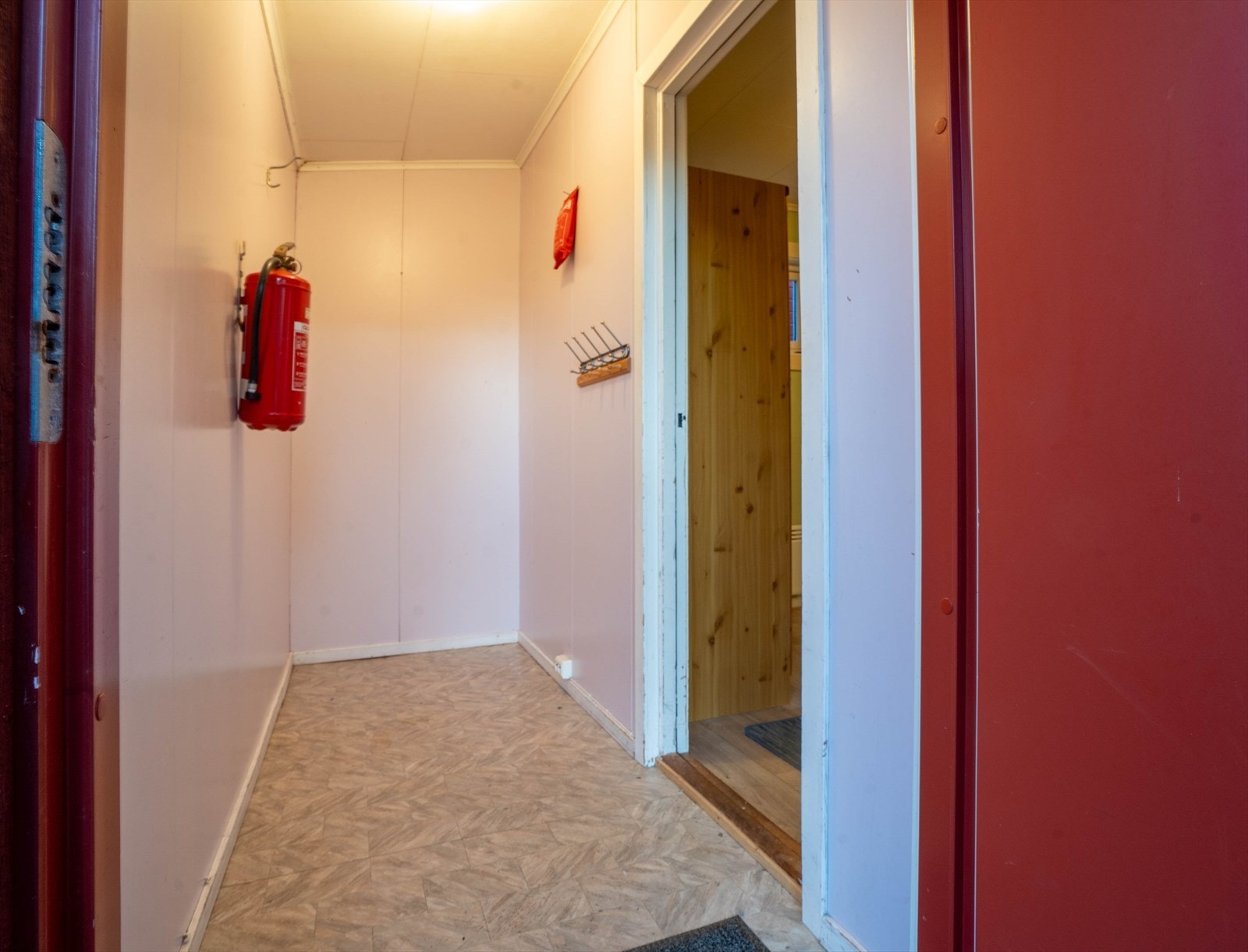 Vindfang inn til boligen. Galleribilde