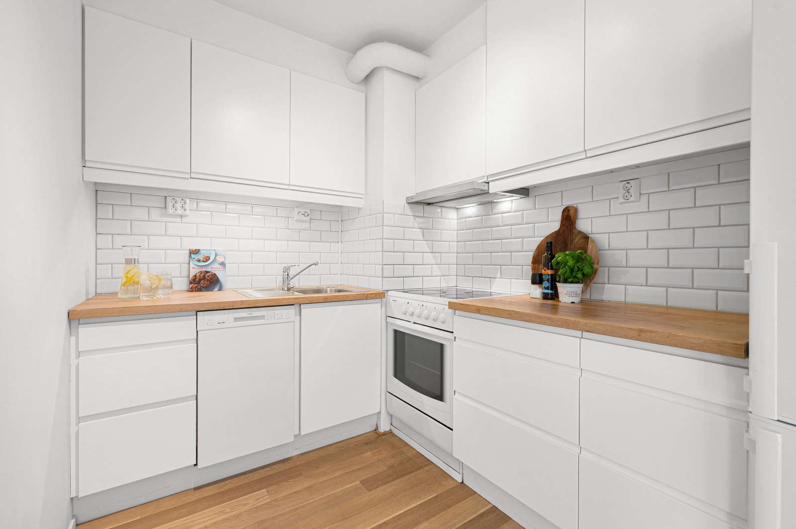 Flott kjøkkeninnredning med TG1 i følge takstmann. Galleribilde