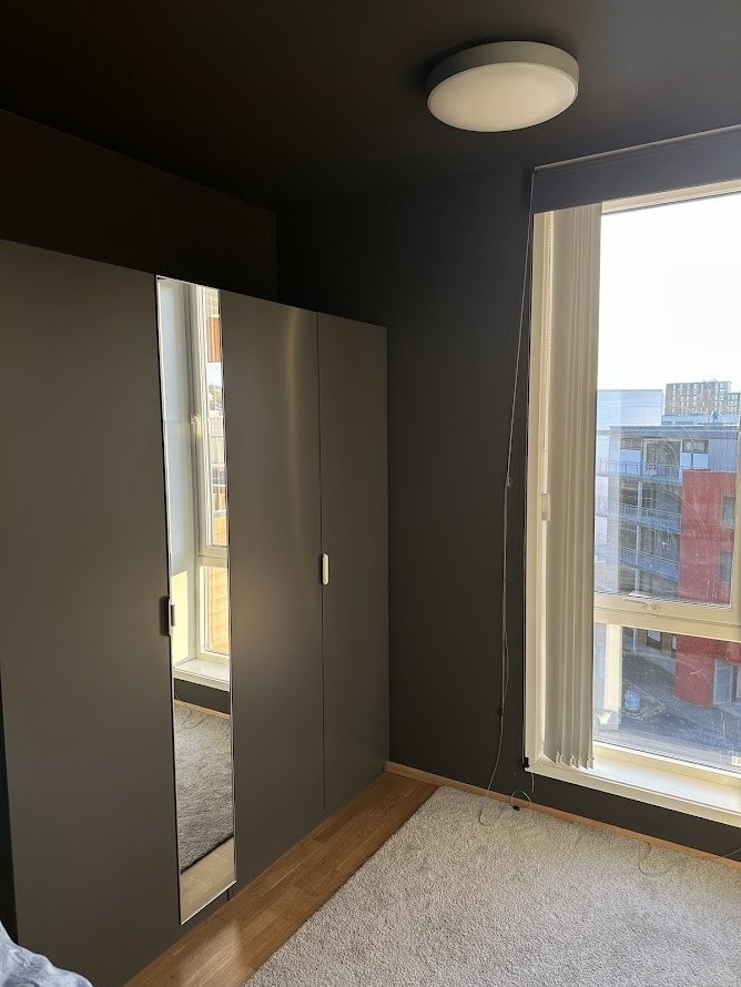 Soverom med todelt Pax-garderobe 175cm bred Galleribilde