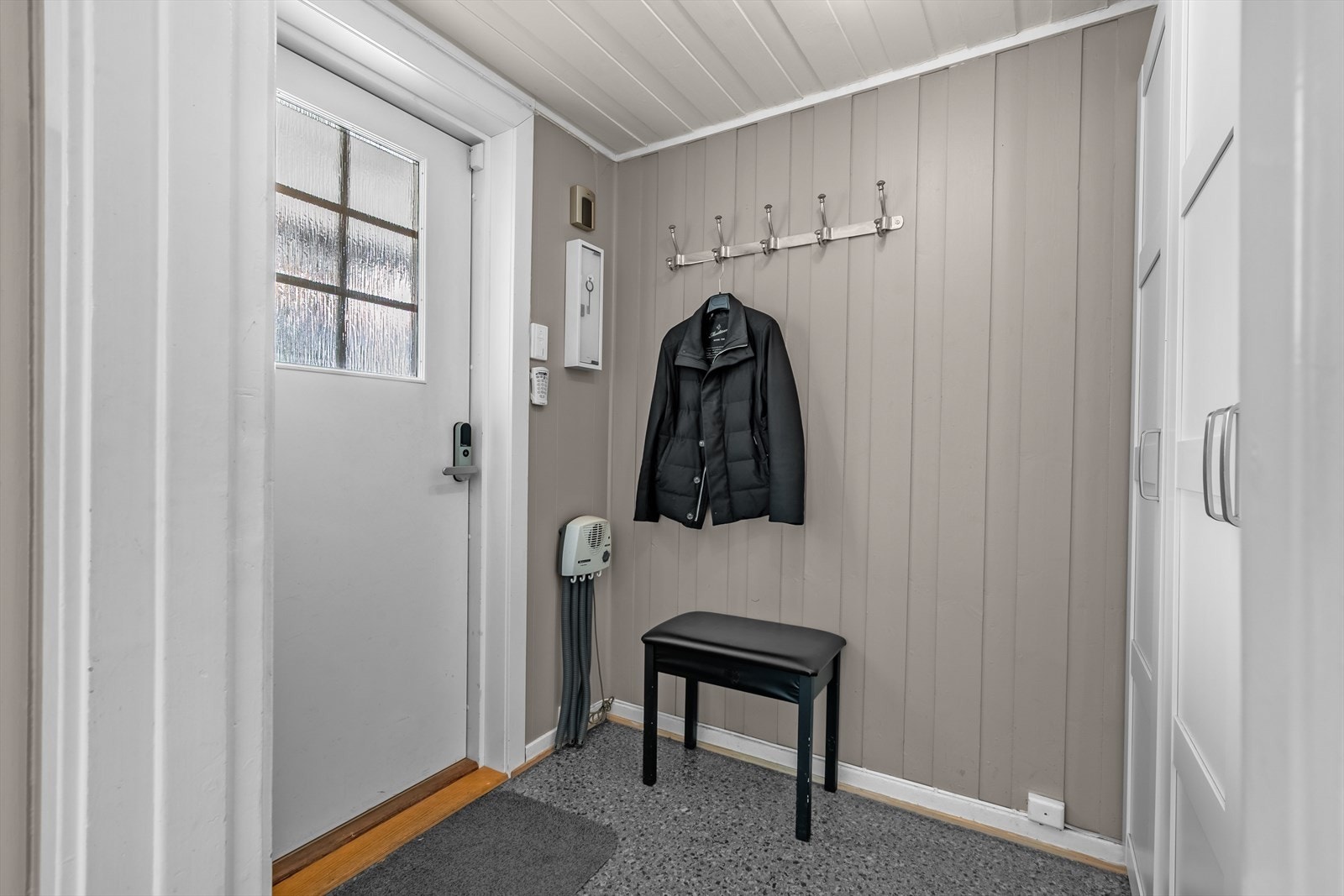 Du ønskes velkommen inn av en lys og hyggelig entré. Galleribilde