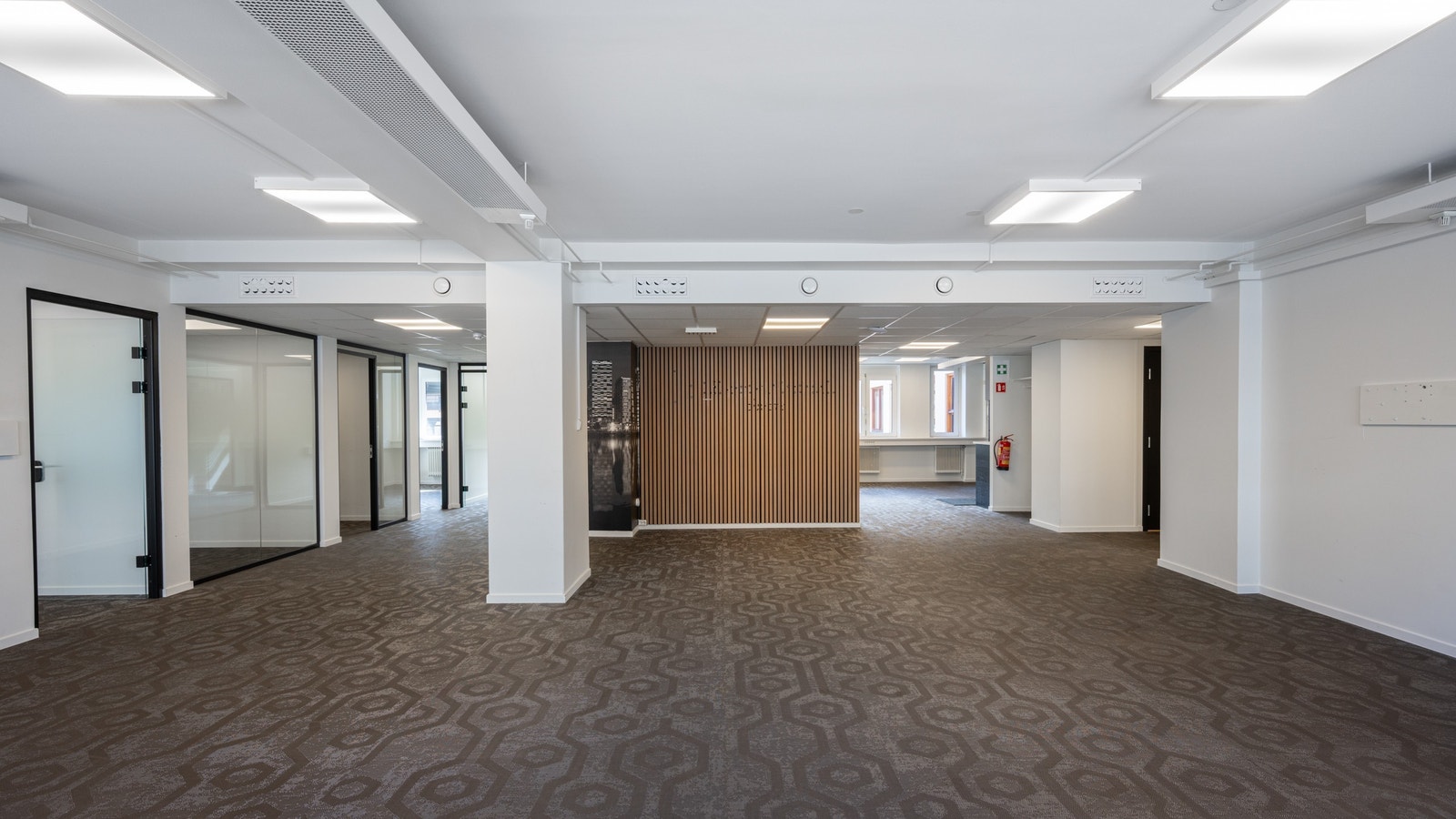 Moderne og lyse kontorarealer Galleribilde