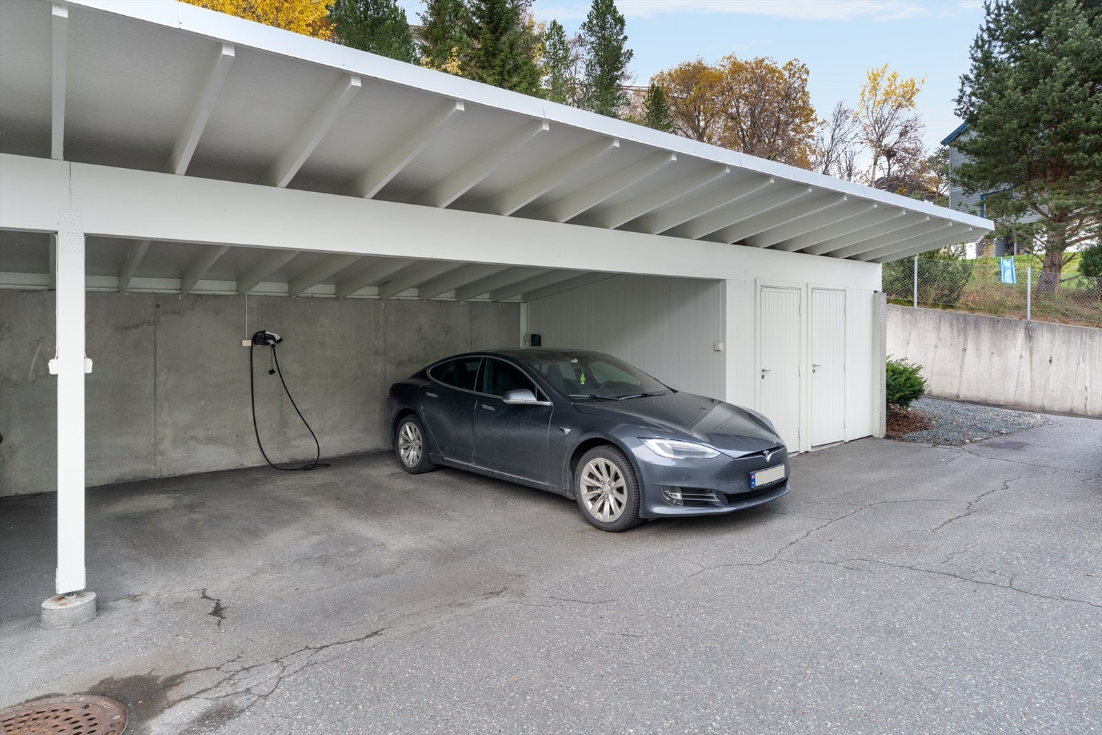 Elman har installert et godkjent ladeuttak for el-bil. Galleribilde